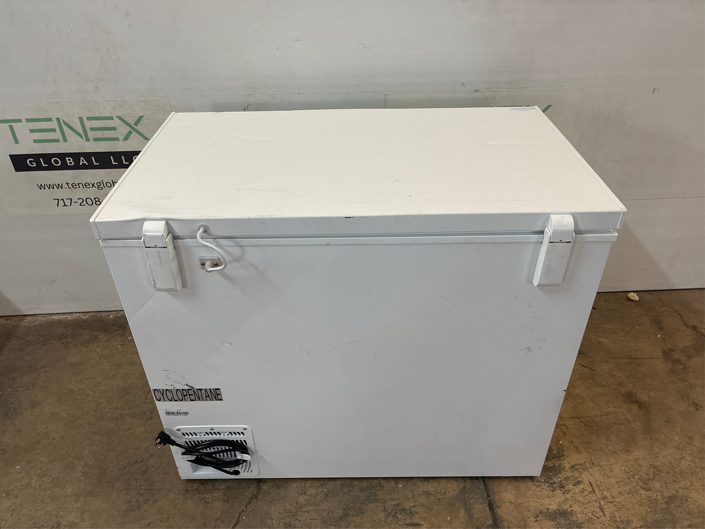 Vissani Hubspace 8.8 cu. ft. Chest Freezer with LED