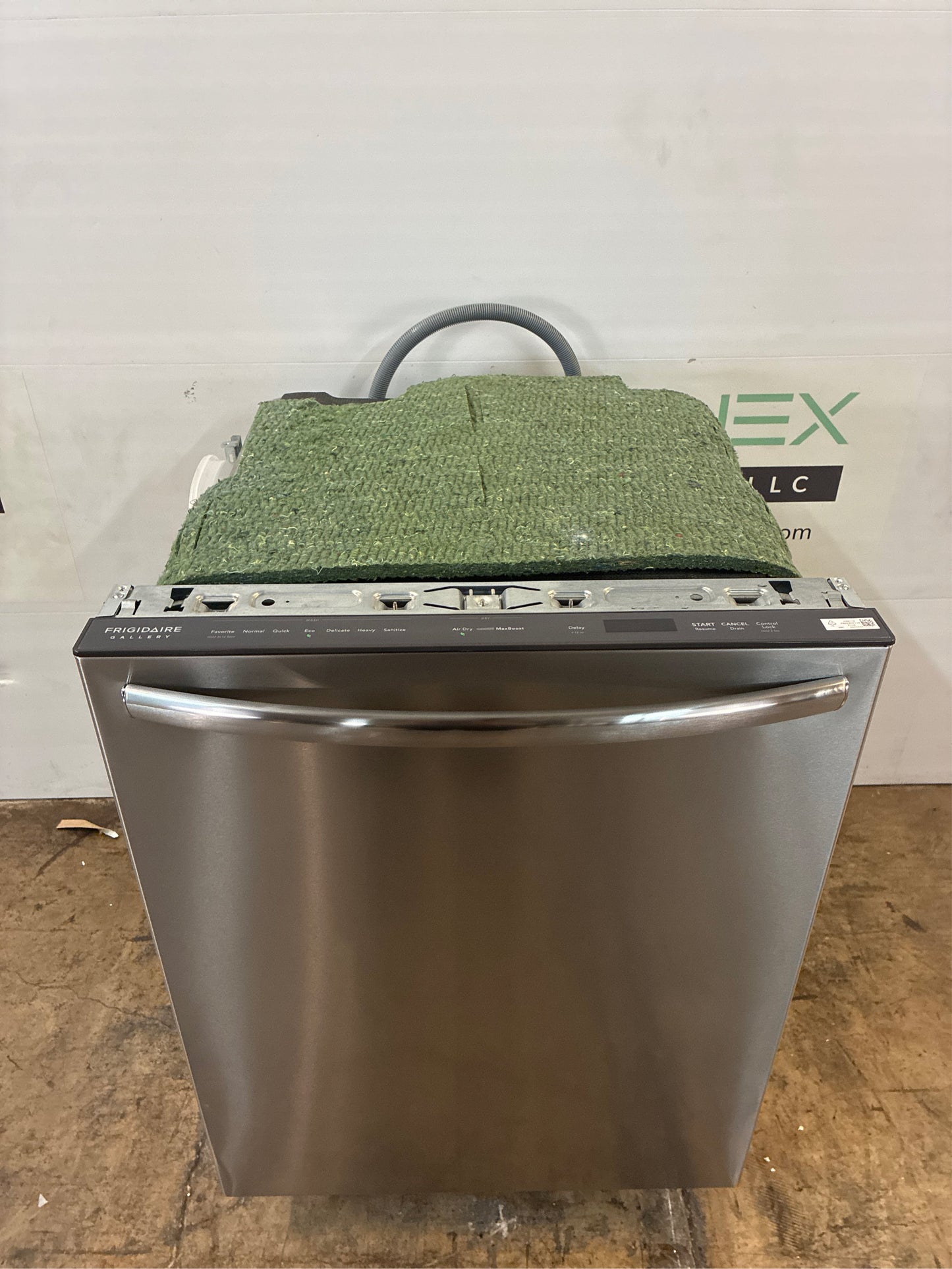 Frigidaire Gallery 24 in Top Control Tall Tub Dishwasher