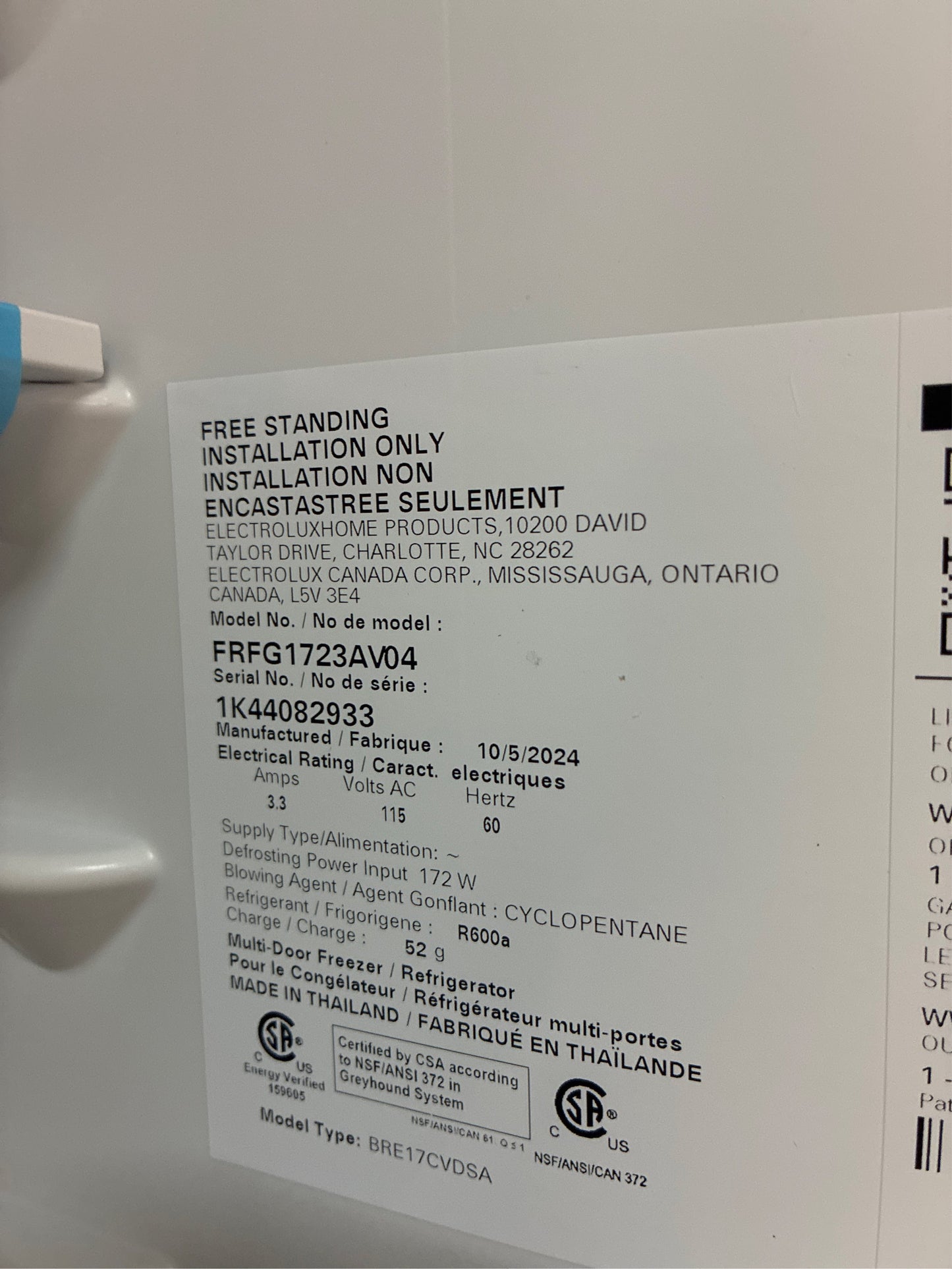 Frigidaire 31.5" 17.6 cu ft Refrigerator