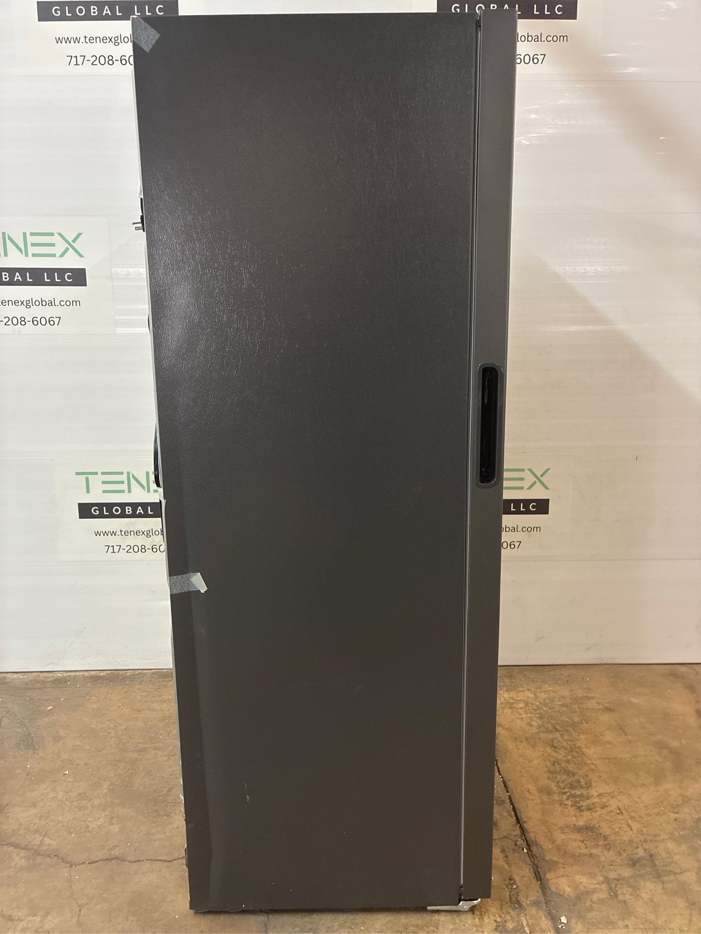 Frigidaire 32.6 in. Upright Freezer 20 cu ft, Carbon