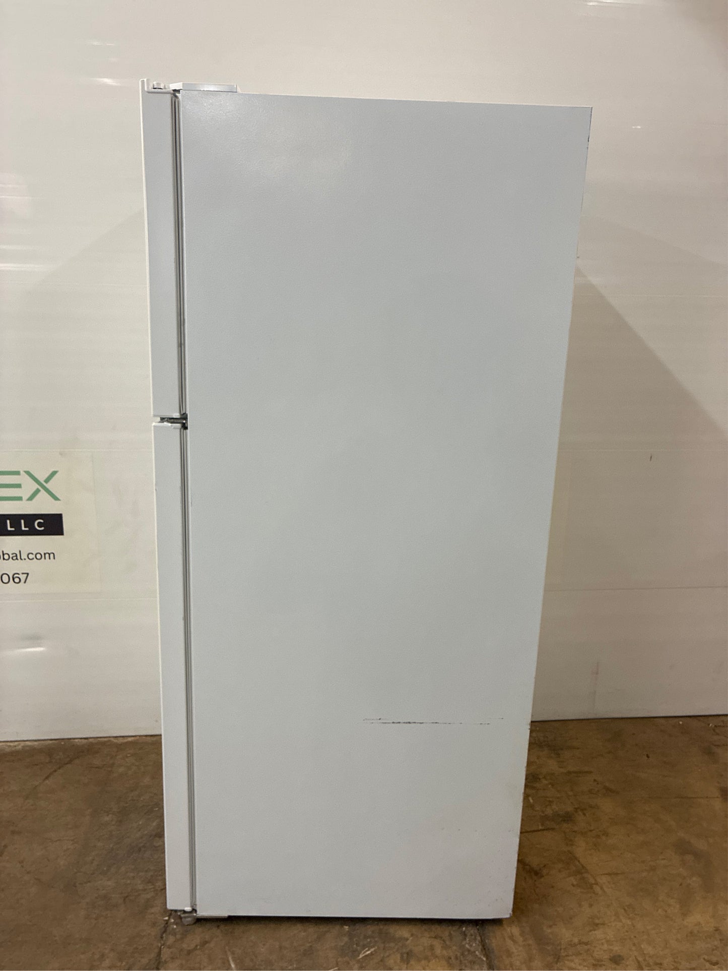 10.1 cu. ft. Top Freezer Refrigerator - White