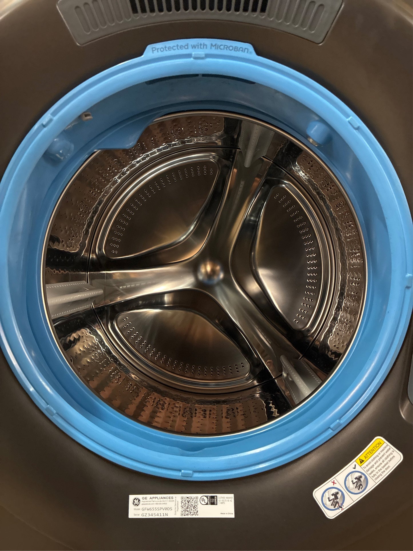 GE Smart Front-Load Washer 5.0 cu.ft. Graphite