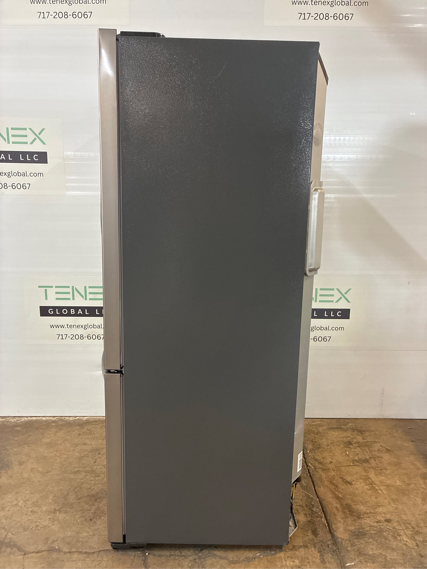 Frigidaire 31.5" 17.6 cu ft Refrigerator