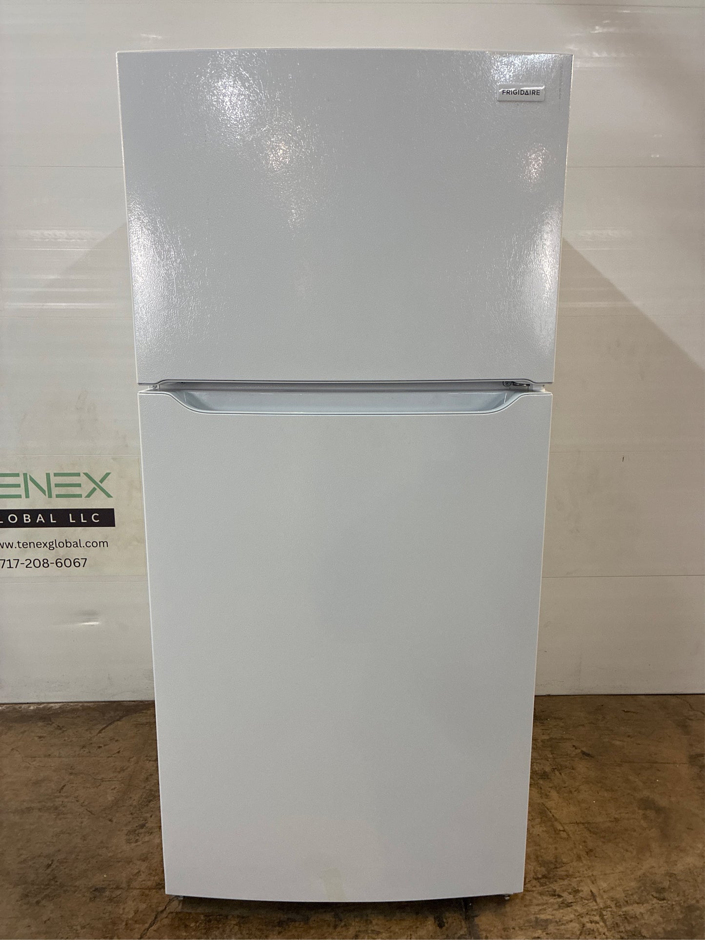 Frigidaire 18.2 cu.ft Top Freezer Refrigerator in White