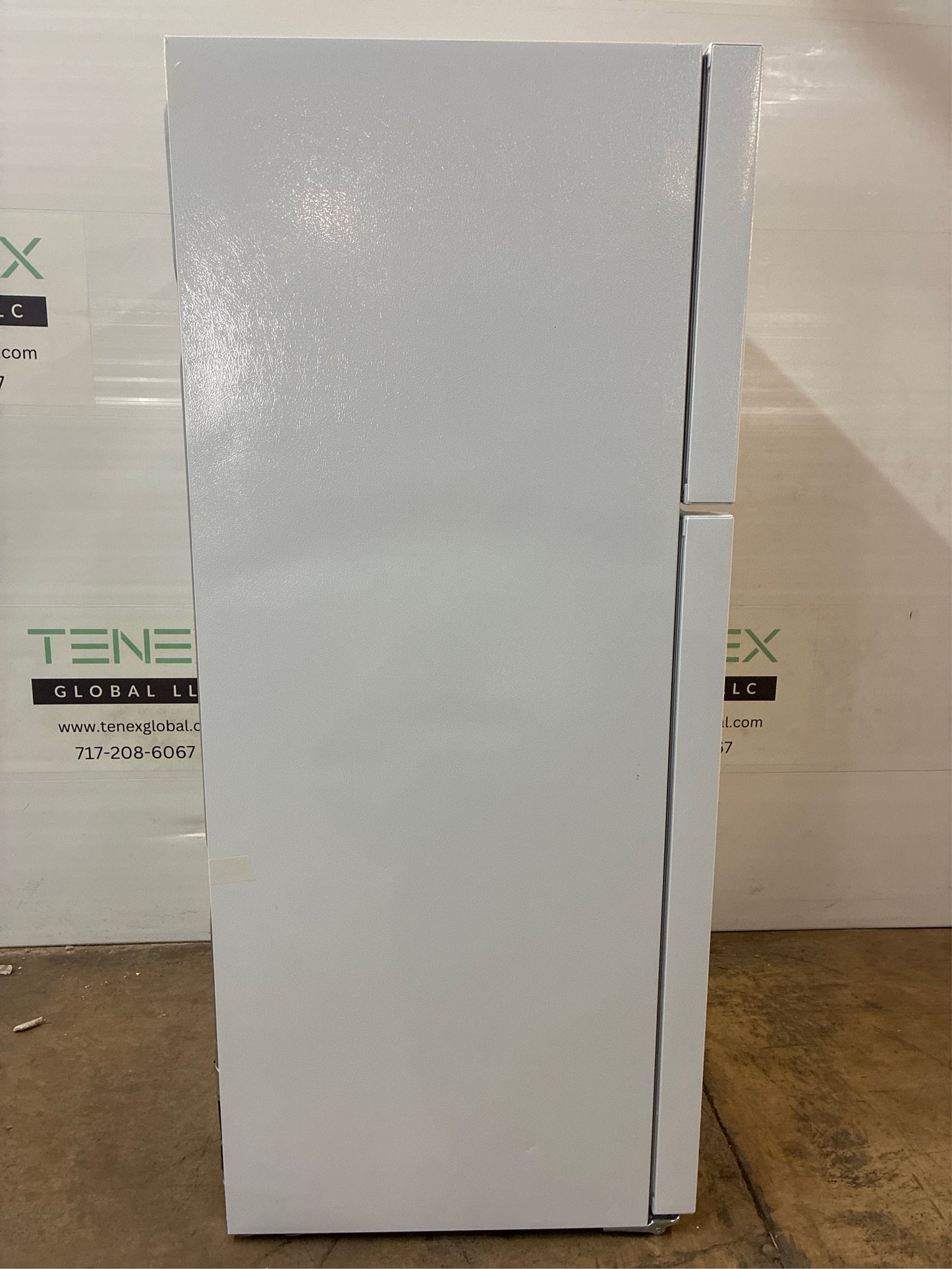 Frigidaire 18.2 cu. ft - Top Freezer Refrigerator in White