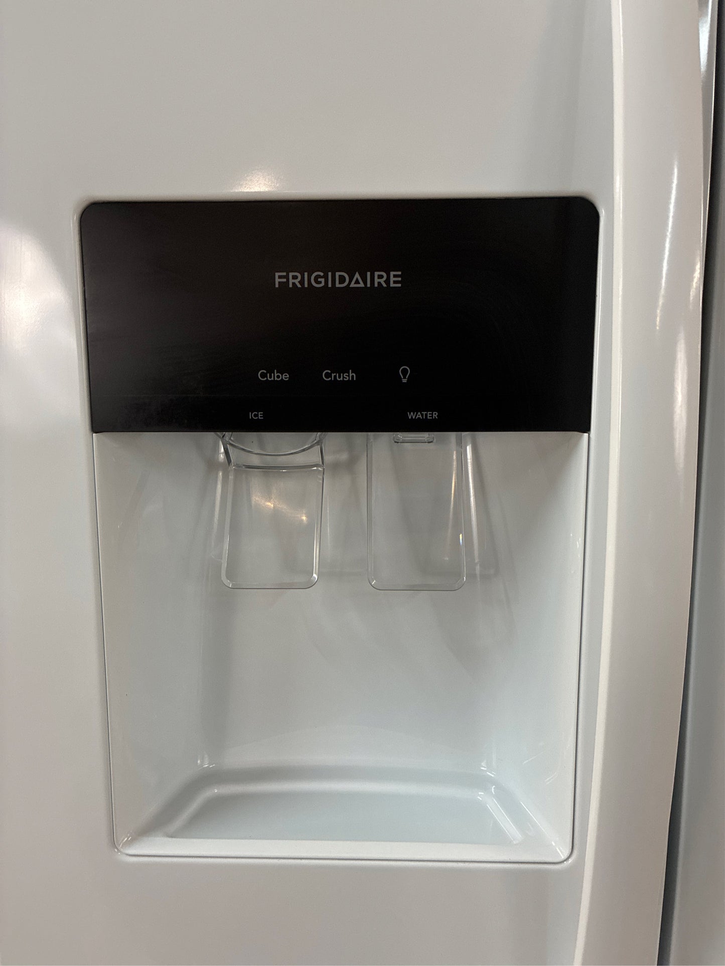 Frigidaire 22.3 cu. ft. SxS Refrigerator, 33" White