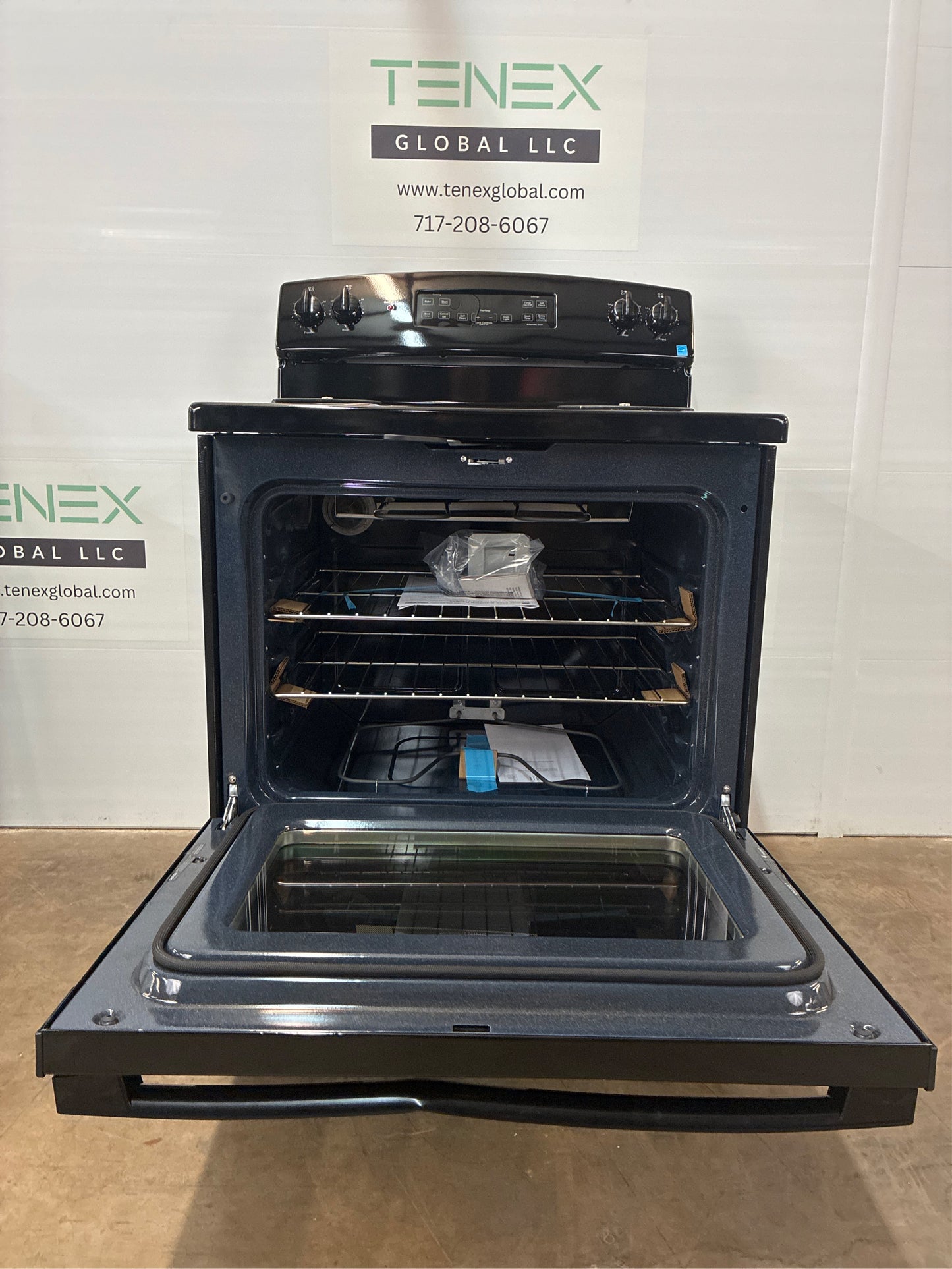 GE 30" 5-cu ft Electric Range (Black)