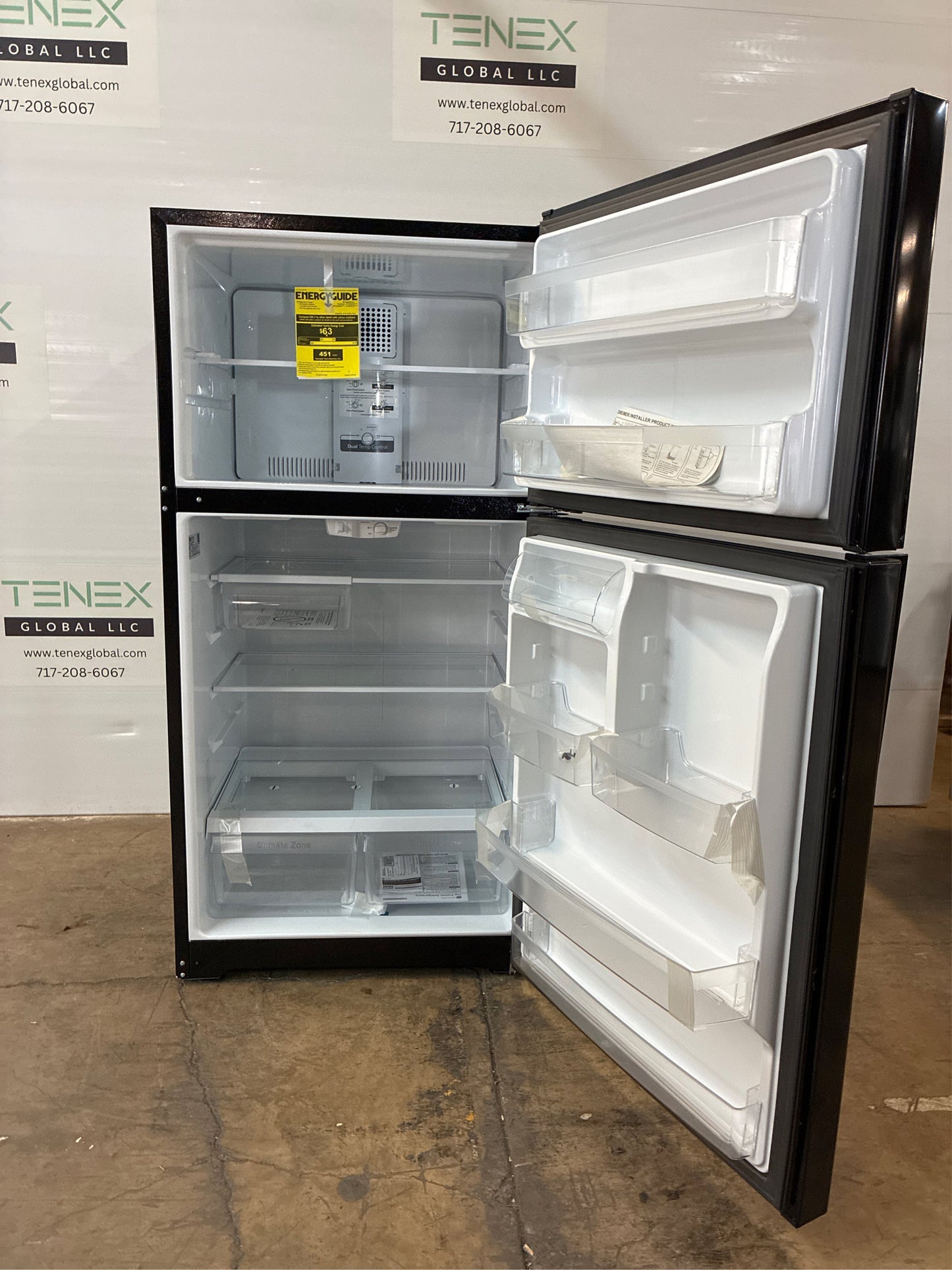 GE 21.9-cu ft Top-Freezer Fridge (Black)