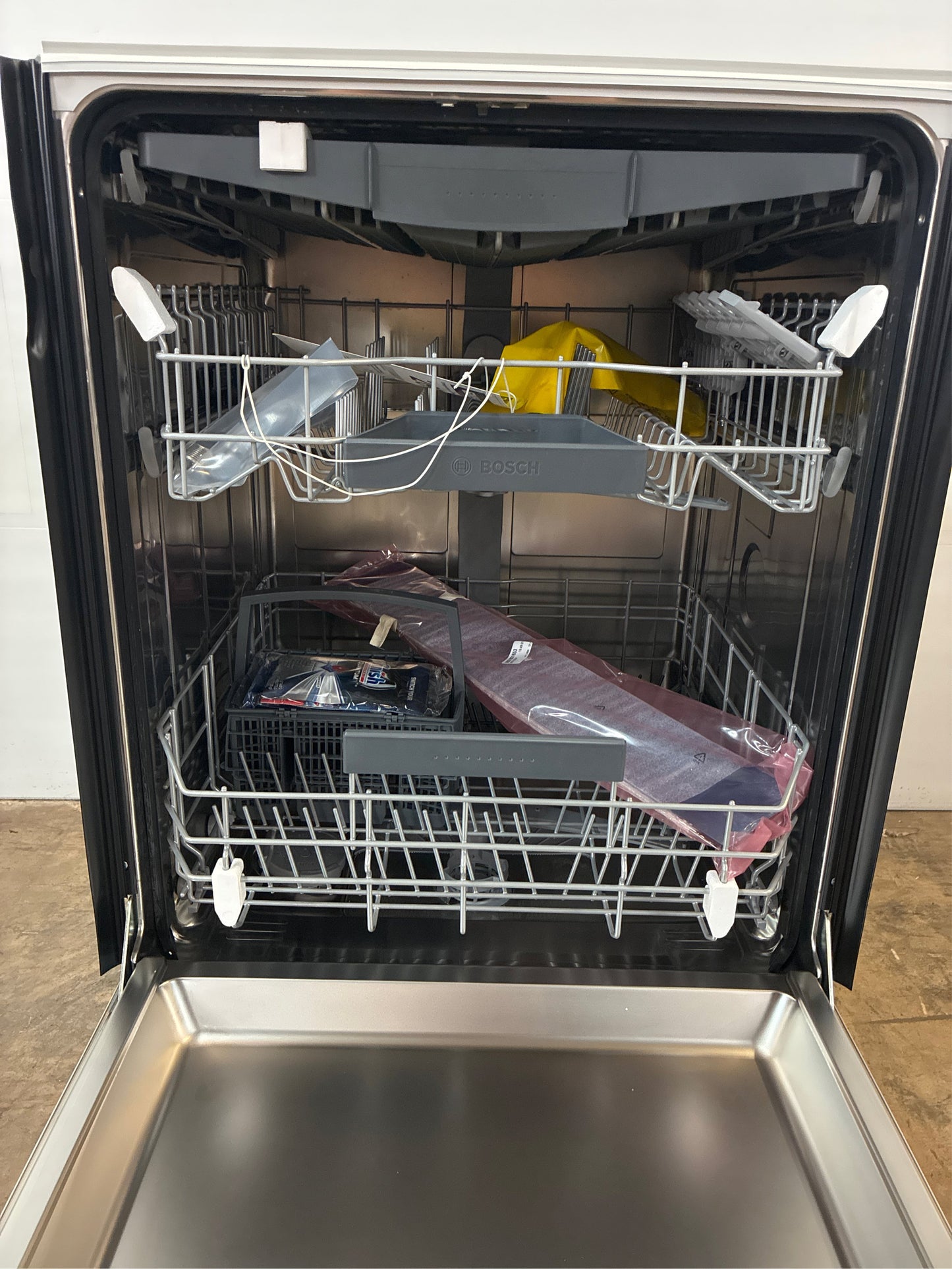 300 Series 24 in. Stainless Steel Dishwasher