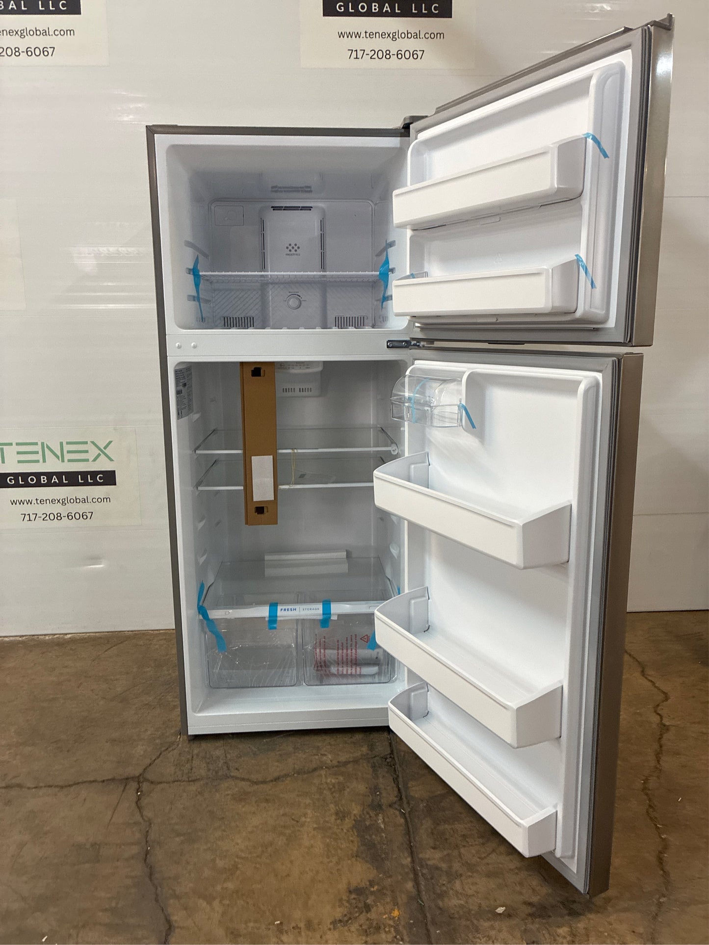 17.6 cu ft Top Freezer Fridge, Brushed Steel