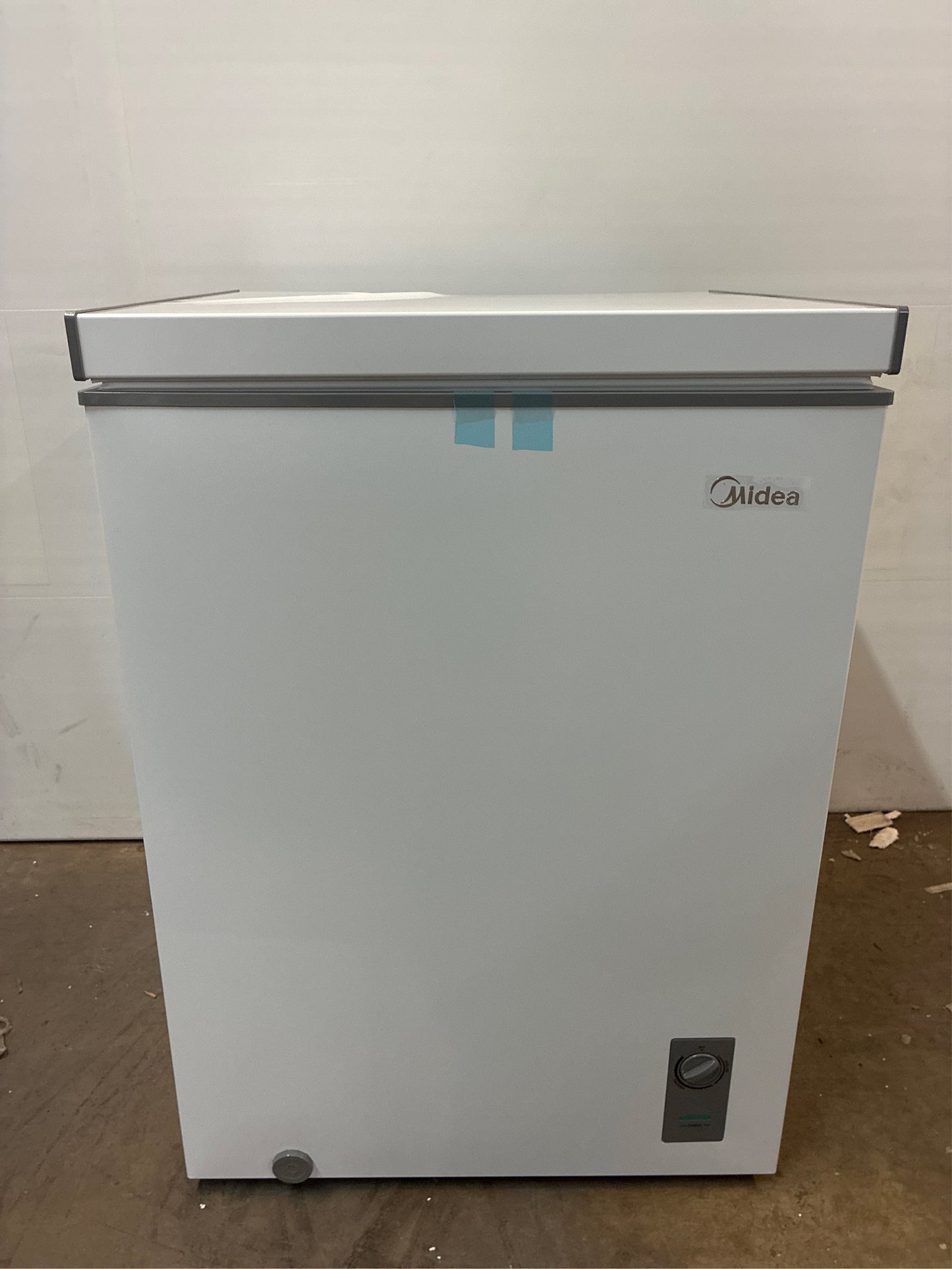 Midea 5.1-cu ft Chest Freezer/Refrigerator