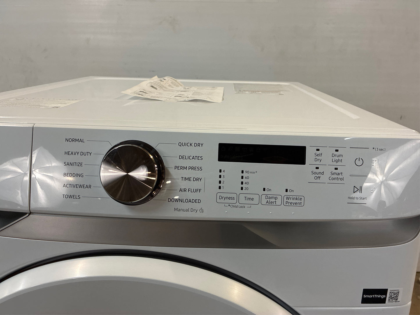 Samsung 7.5 cu ft Stackable Heat Pump Dryer, White