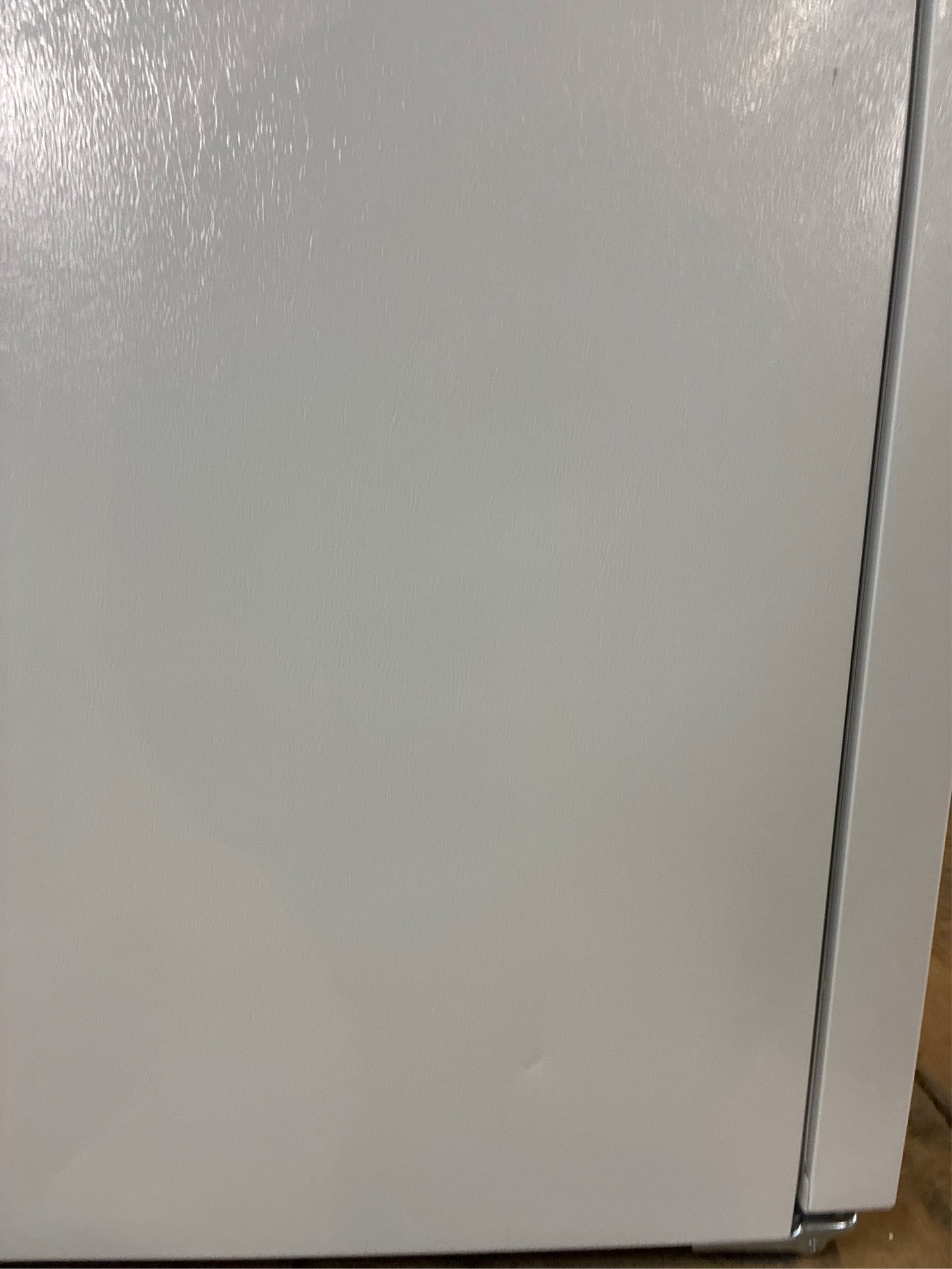 Frigidaire 18.2 cu. ft - Top Freezer Refrigerator in White