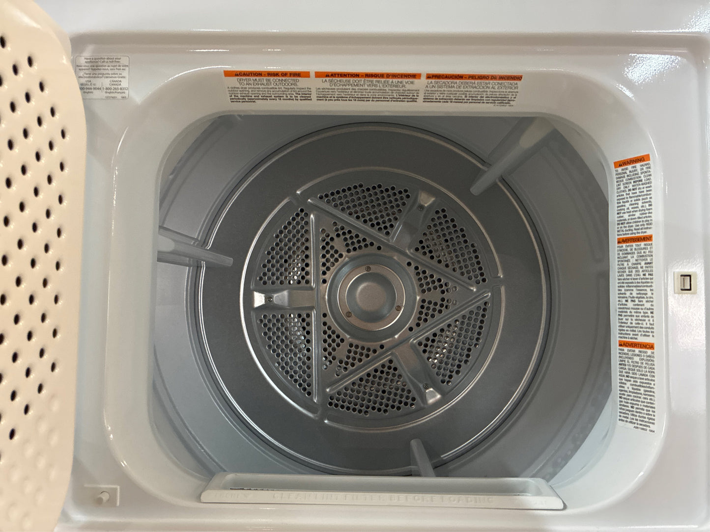 Frigidaire 3.9-cu ft Washer/5.5-cu ft Dryer