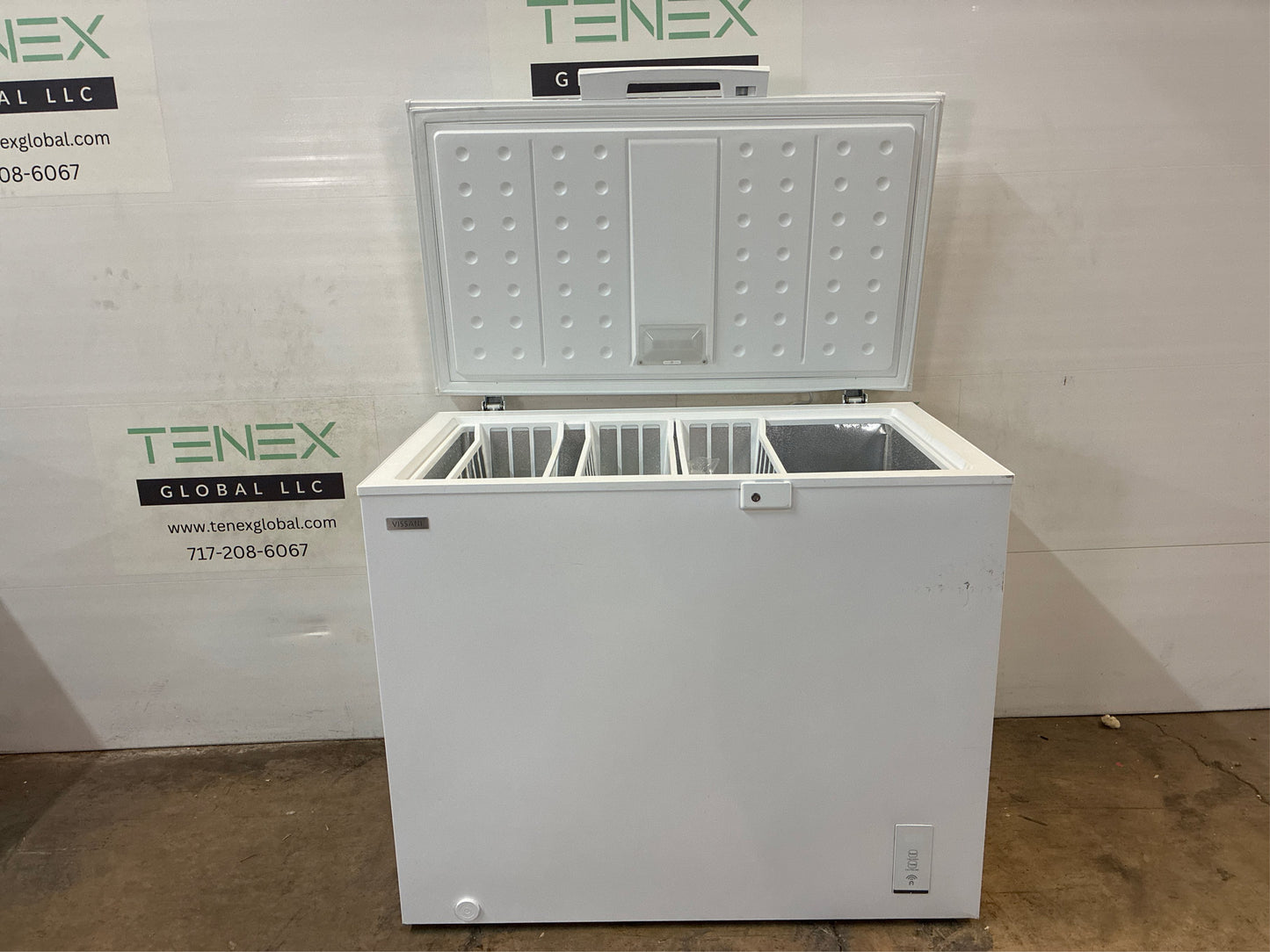Vissani Hubspace 8.8 cu. ft. Chest Freezer with LED