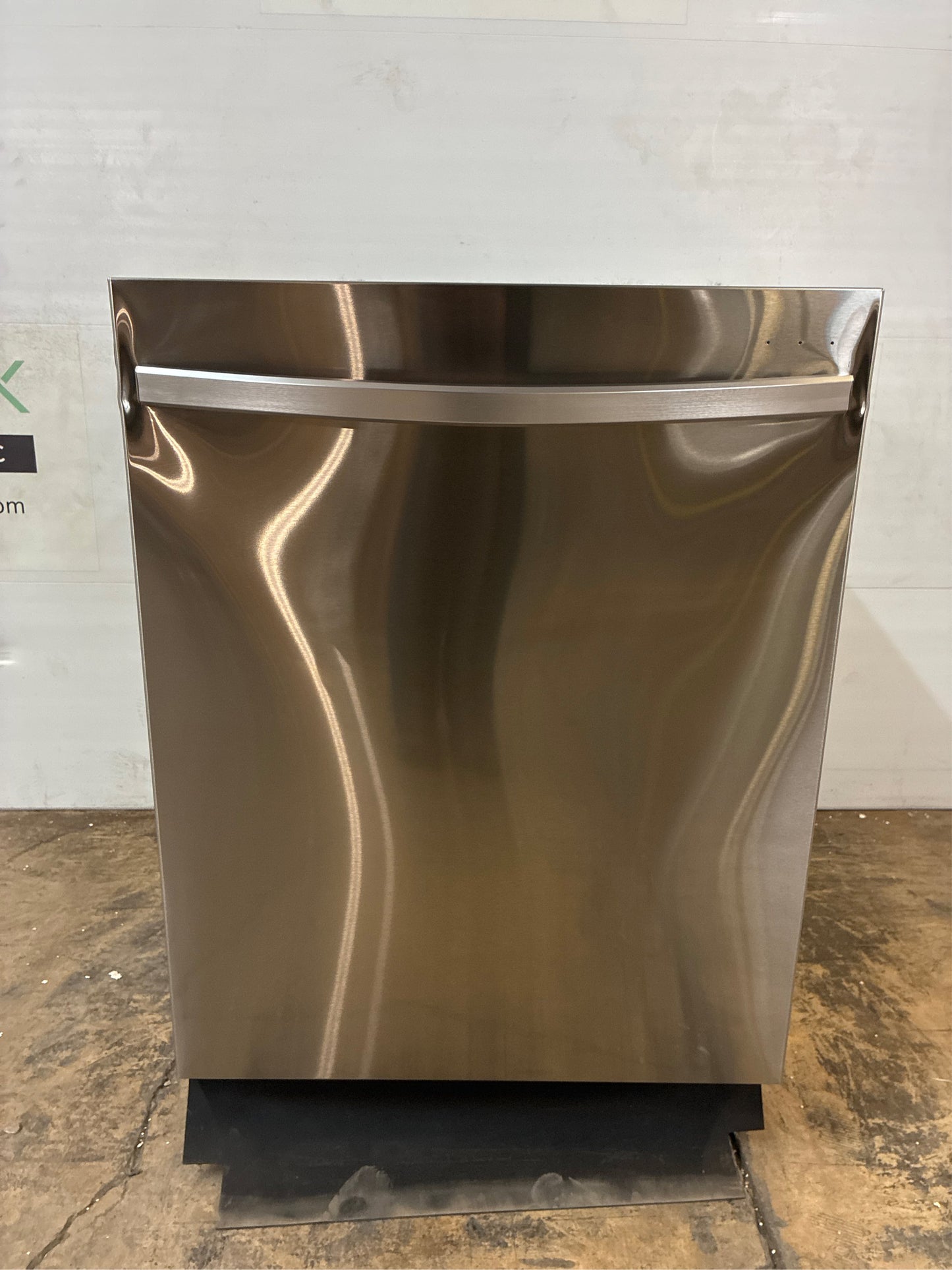 Samsung 24" Fingerprint-Resistant Dishwasher, 42dBA