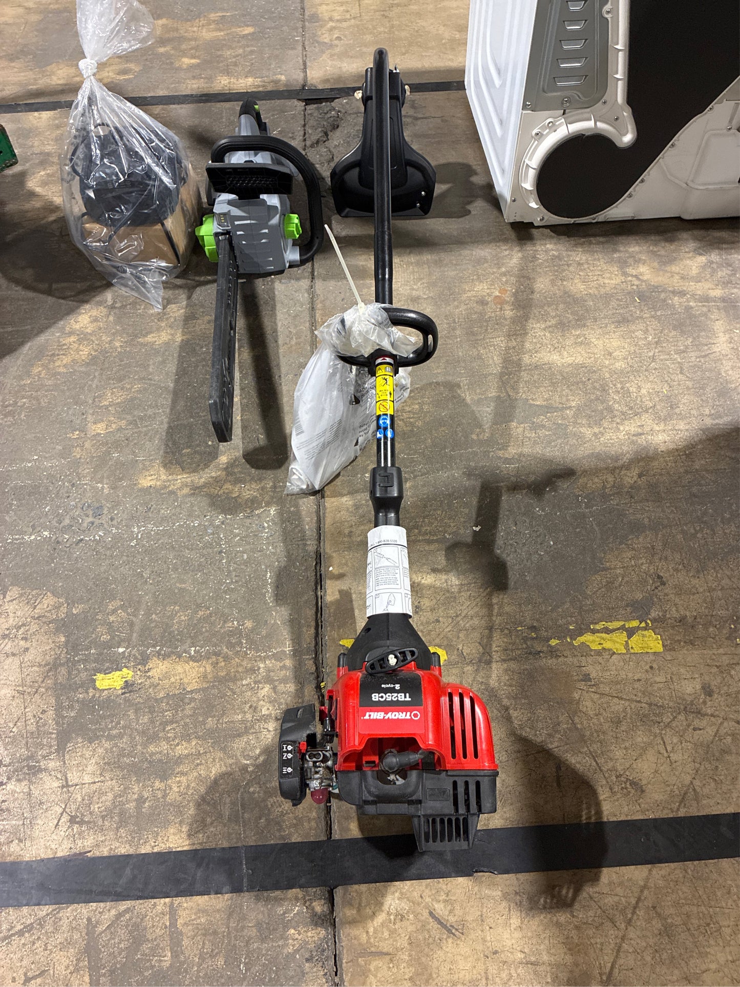 Troy-Bilt 16 in. 25cc 2-Cycle Gas String Trimmer