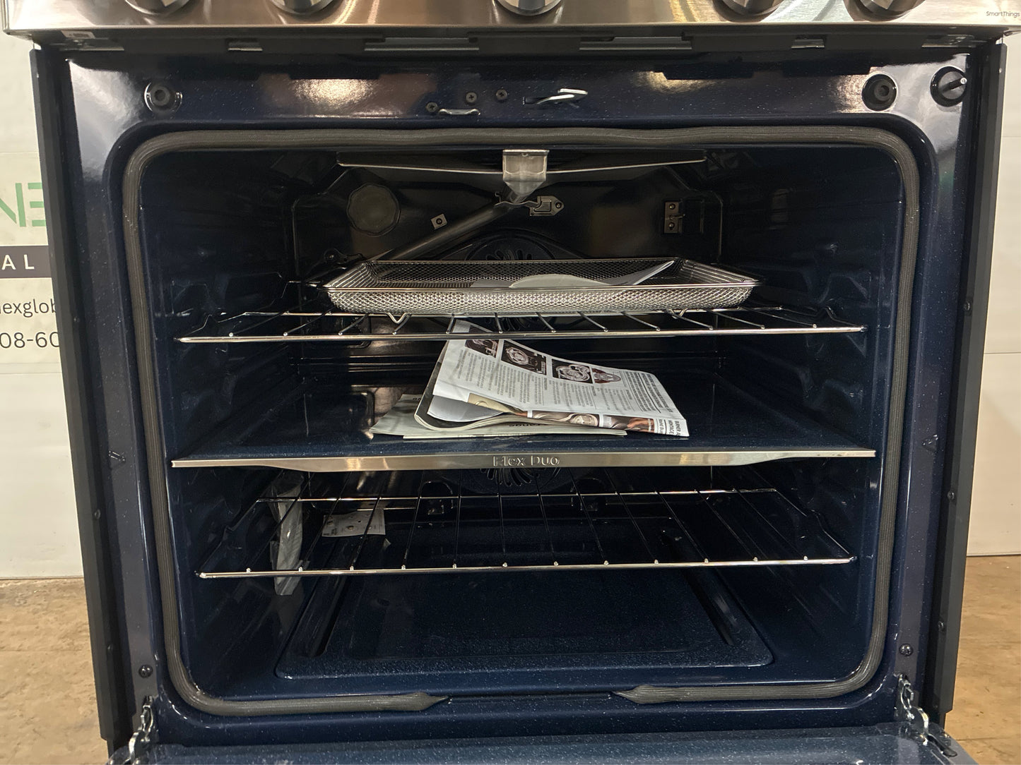 Samsung 6 cu ft 30" Gas Range with Air Fry