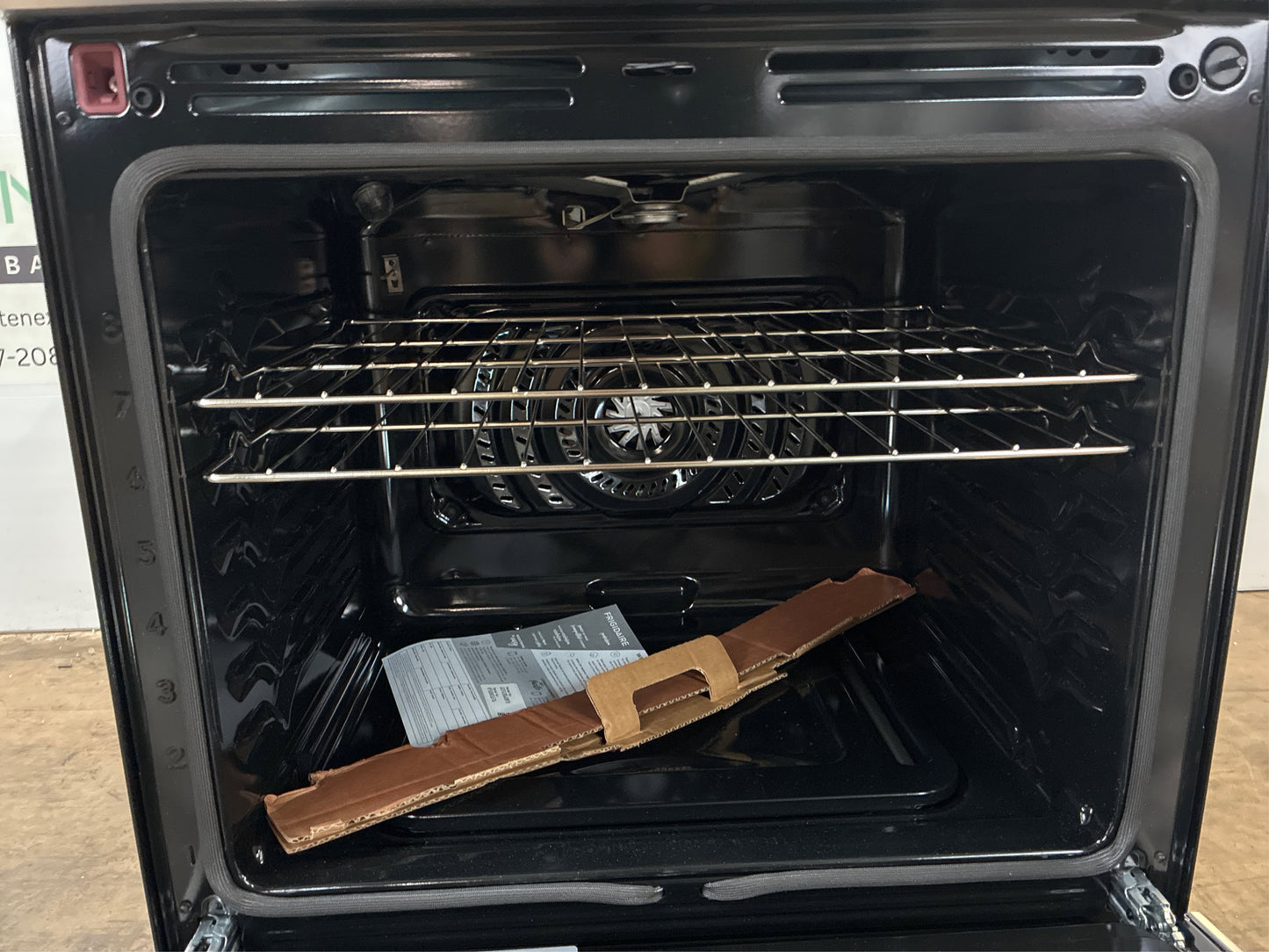 Frigidaire Gallery 30 in. 6 cu. ft. 5 Burner Gas Range