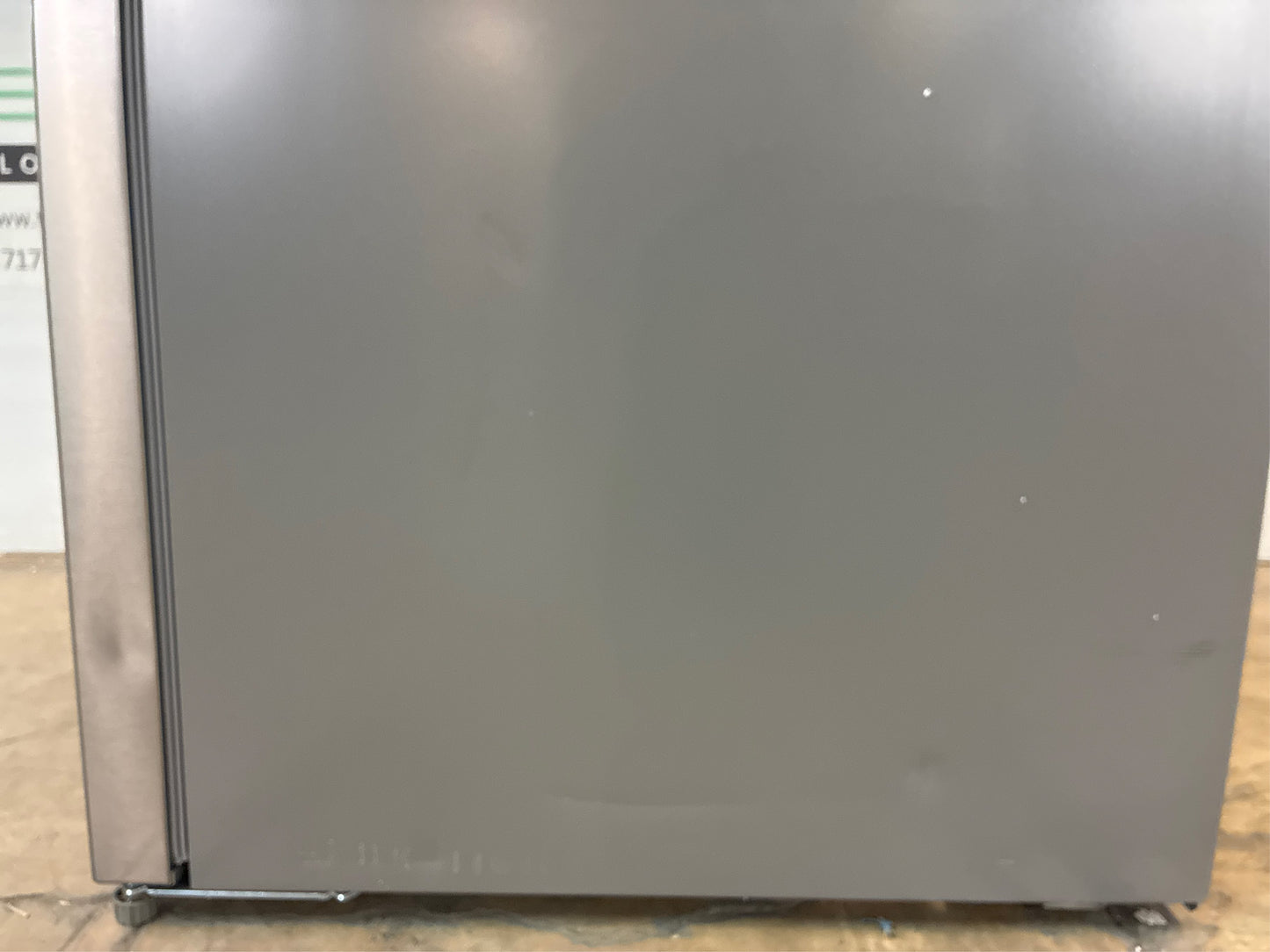 Frigidaire 17.6 cu. ft - Top Freezer Refrigerator