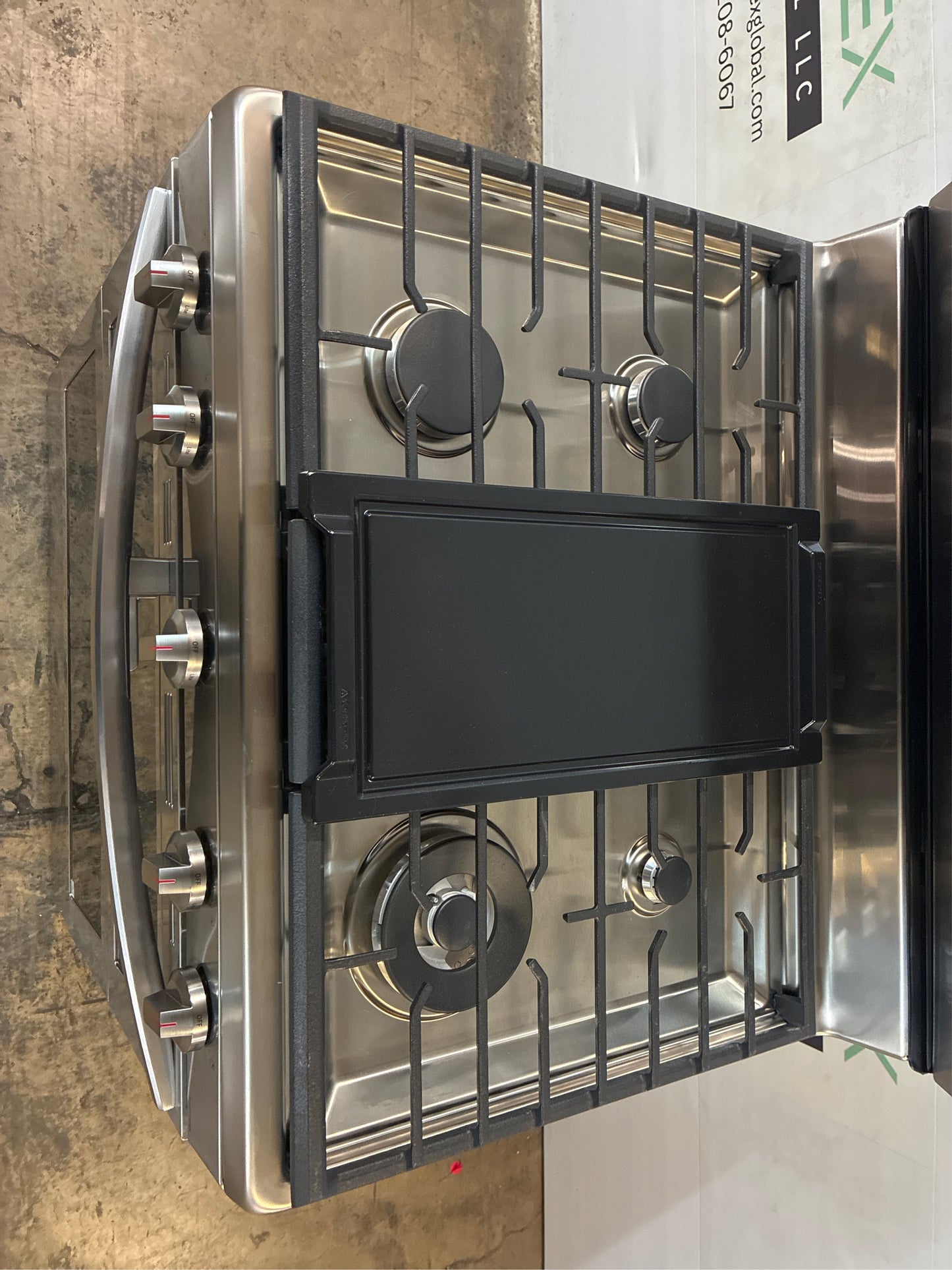Samsung 6 cu ft 30" Gas Range with Air Fry