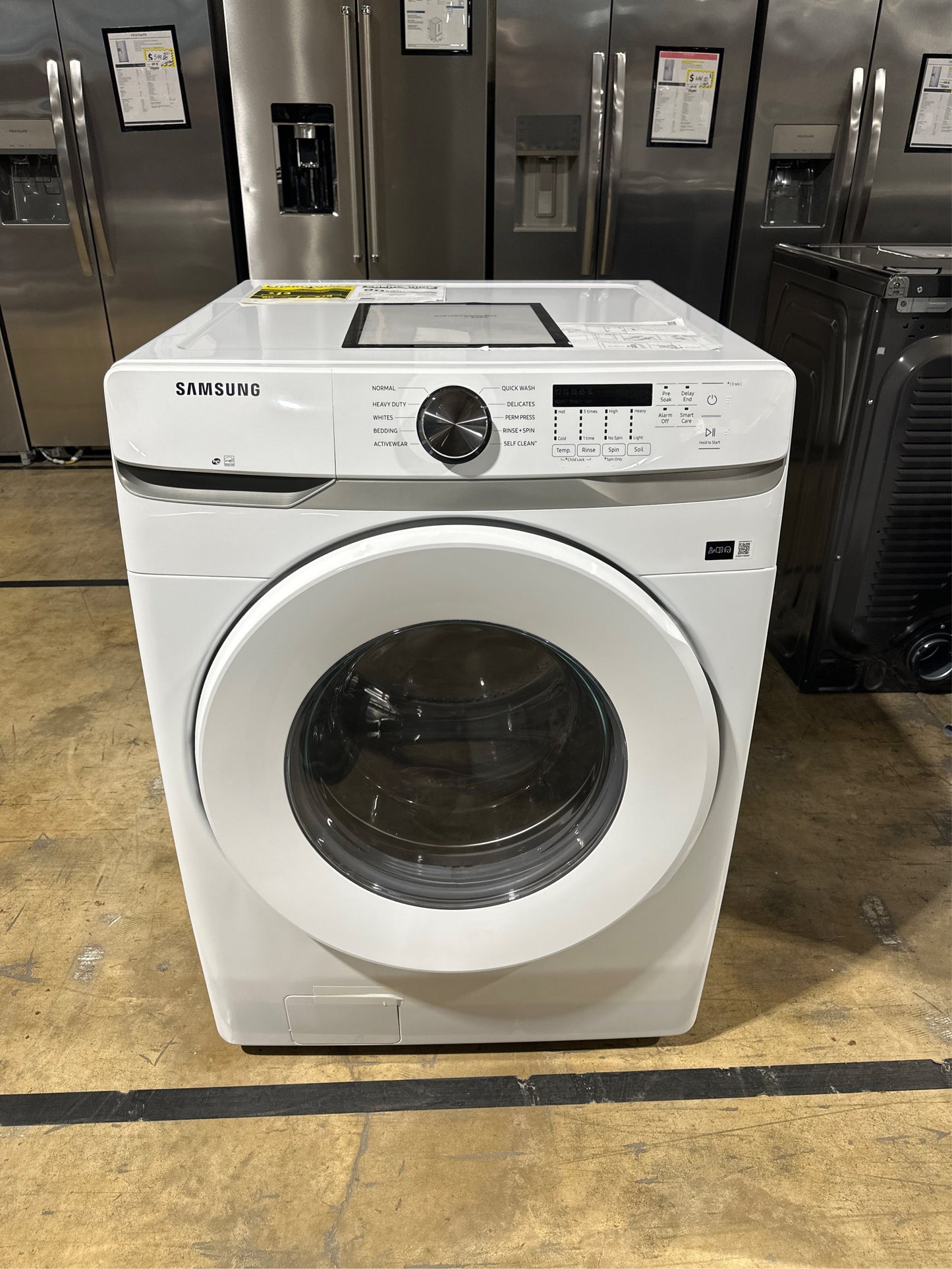 Samsung 4.5 cu. ft. High-Efficiency Front Load Washer with Self-Clean+ in White