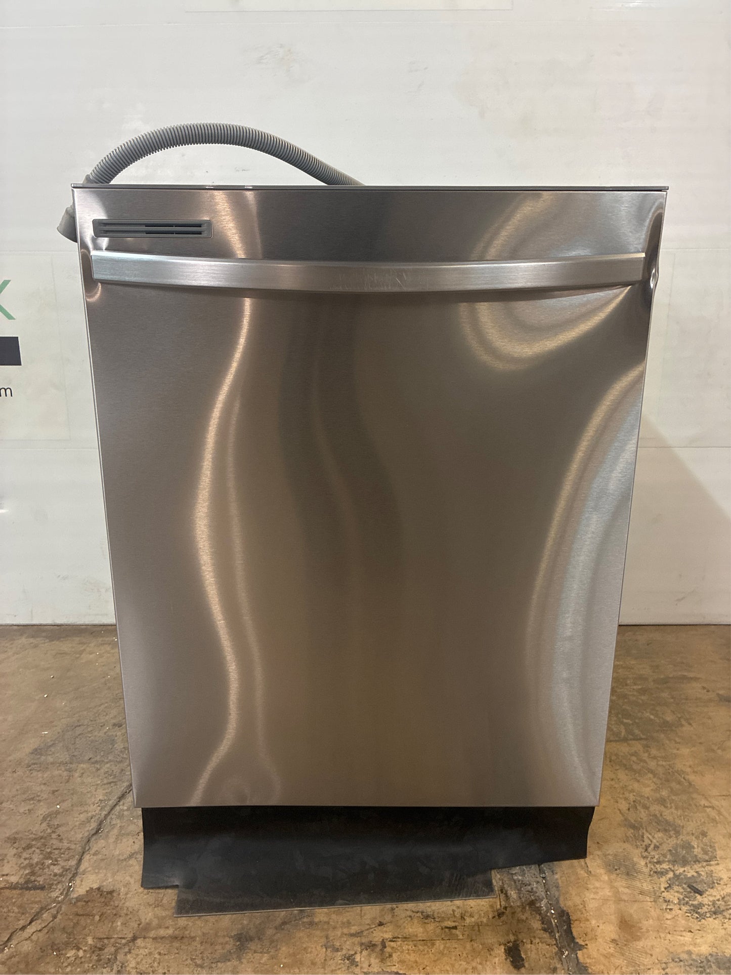Samsung Fingerprint Resistant Dishwasher with Rack
