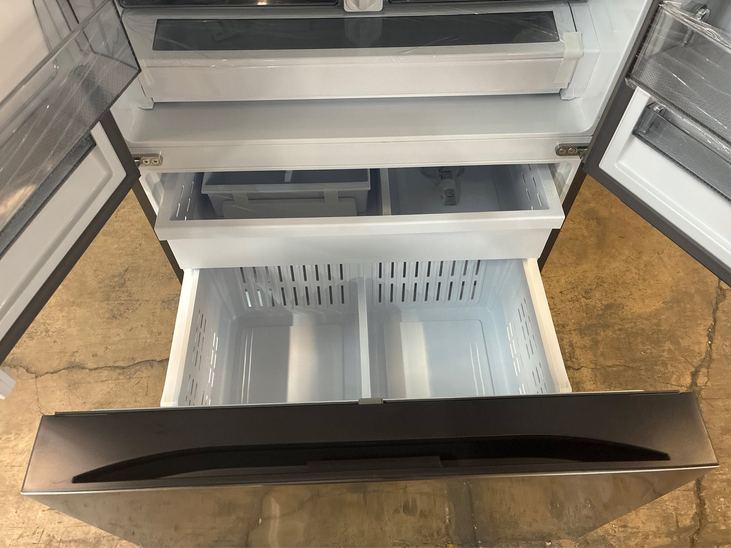 Samsung 31 cuft 3-Door French Door Refrigerator