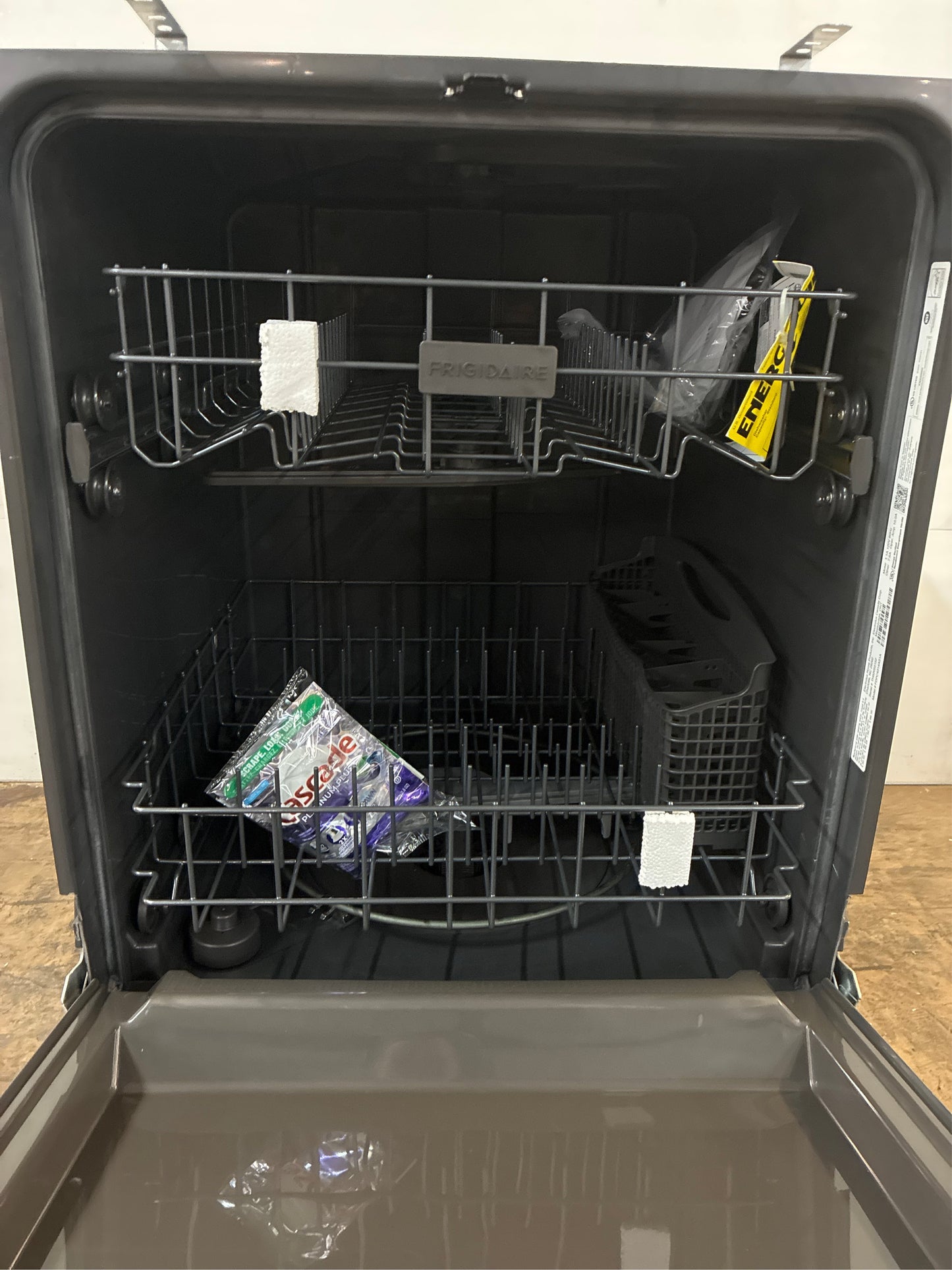 Frigidaire 24 in Built-In Dishwasher, Stainless Steel