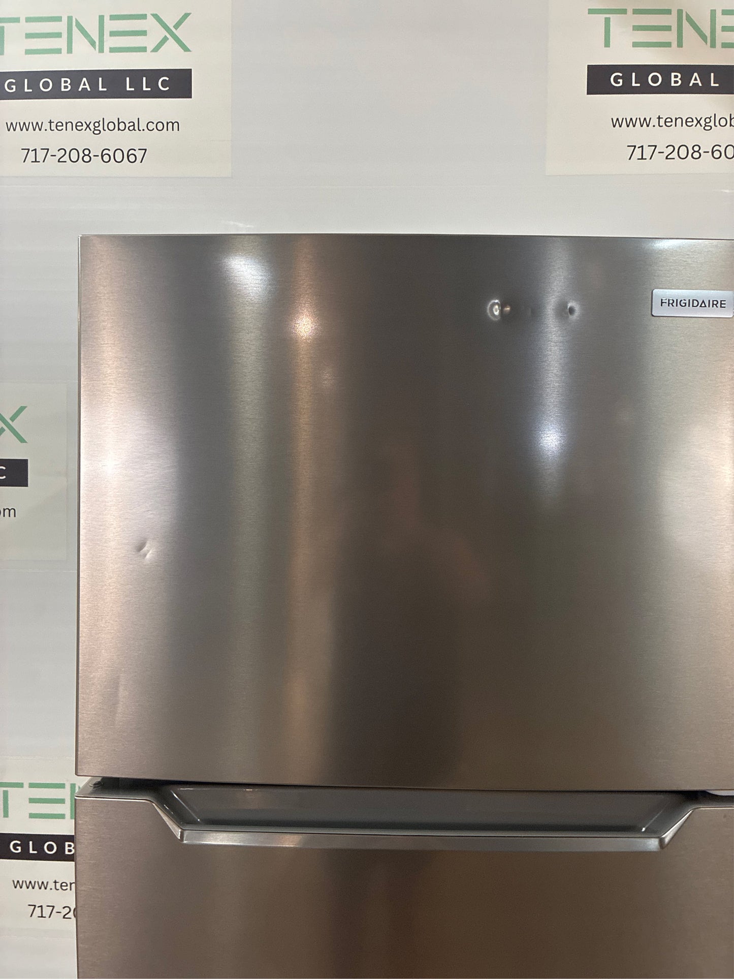 17.6 cu ft Top Freezer Refrigerator Brushed Steel