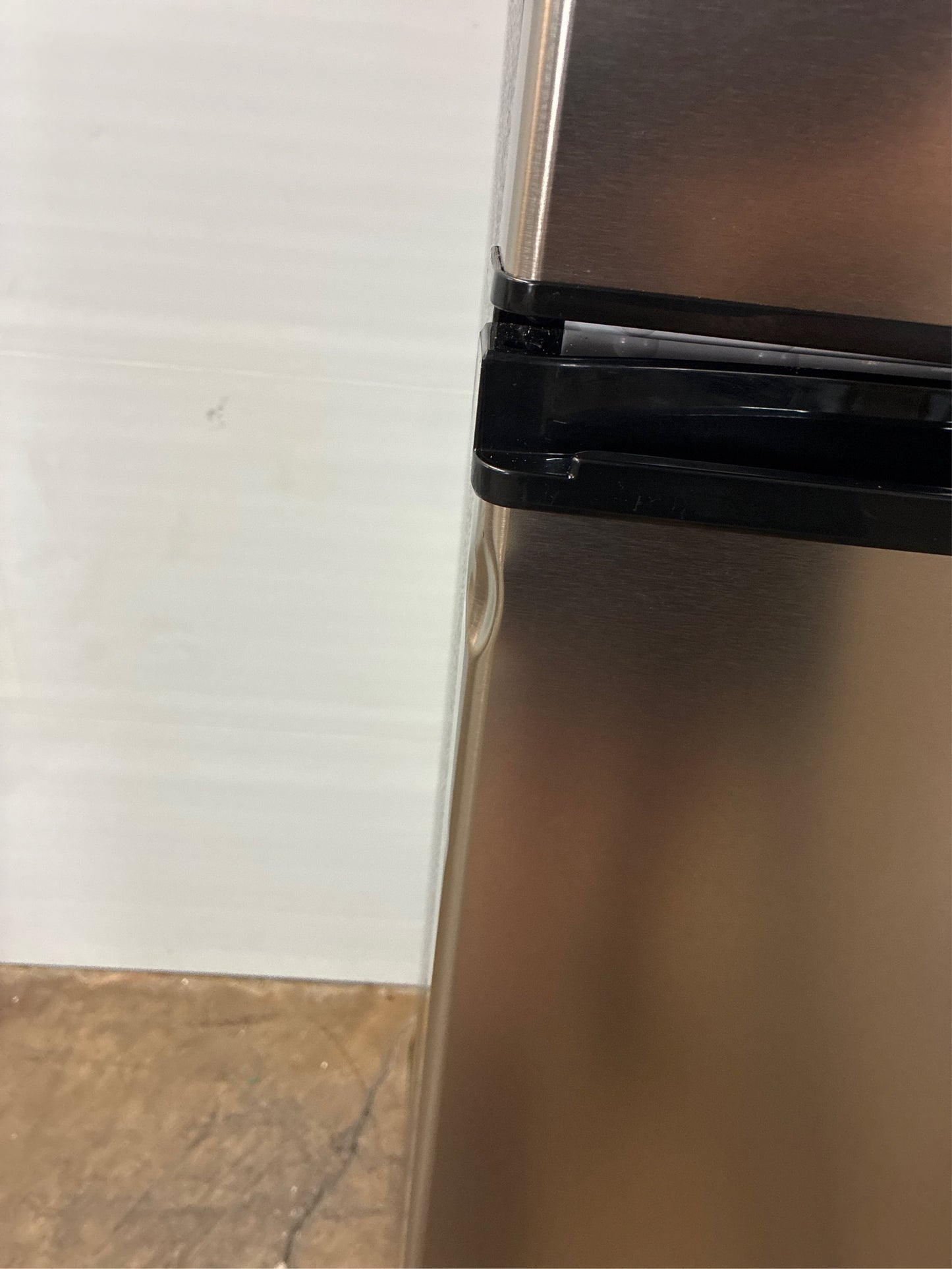 7.1 cu. ft. Top Freezer Refrigerator SS Look