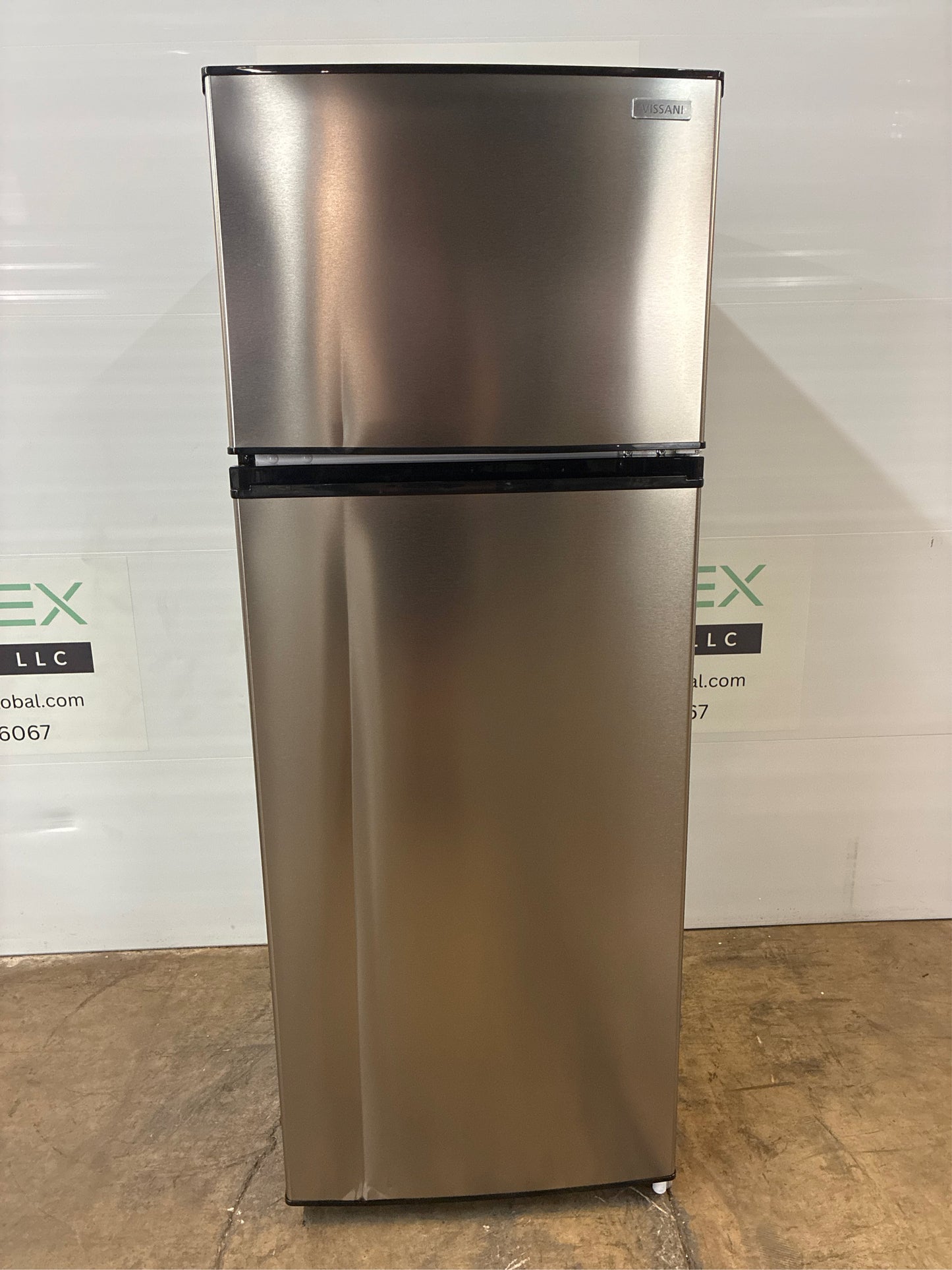 7.1 cu. ft. Top Freezer Refrigerator, Steel Look