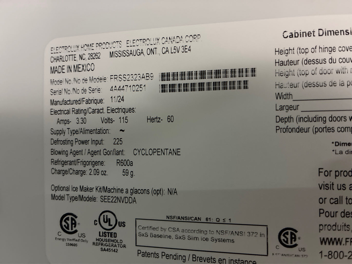 Frigidaire 22.3 cu. ft. 33'' Side by Side Fridge, Black