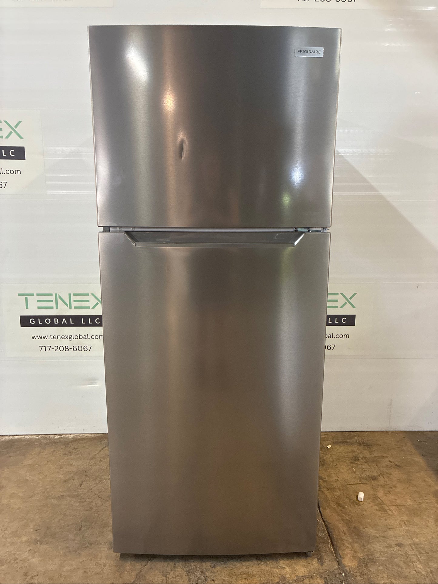 17.6 cu ft Top Freezer Refrigerator, Steel