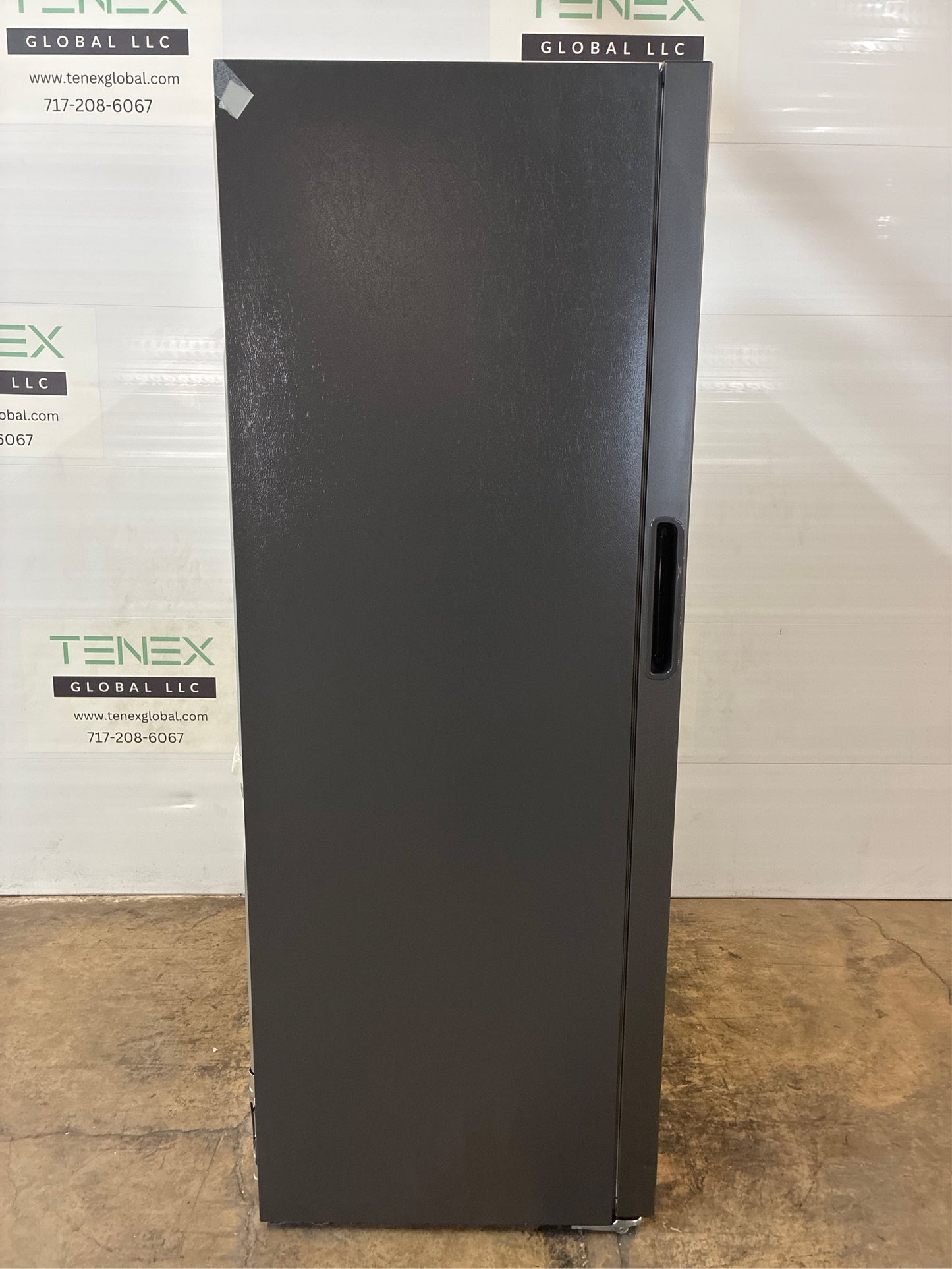 Frigidaire 32.6 in. Upright Freezer, 20 cu ft, Carbon