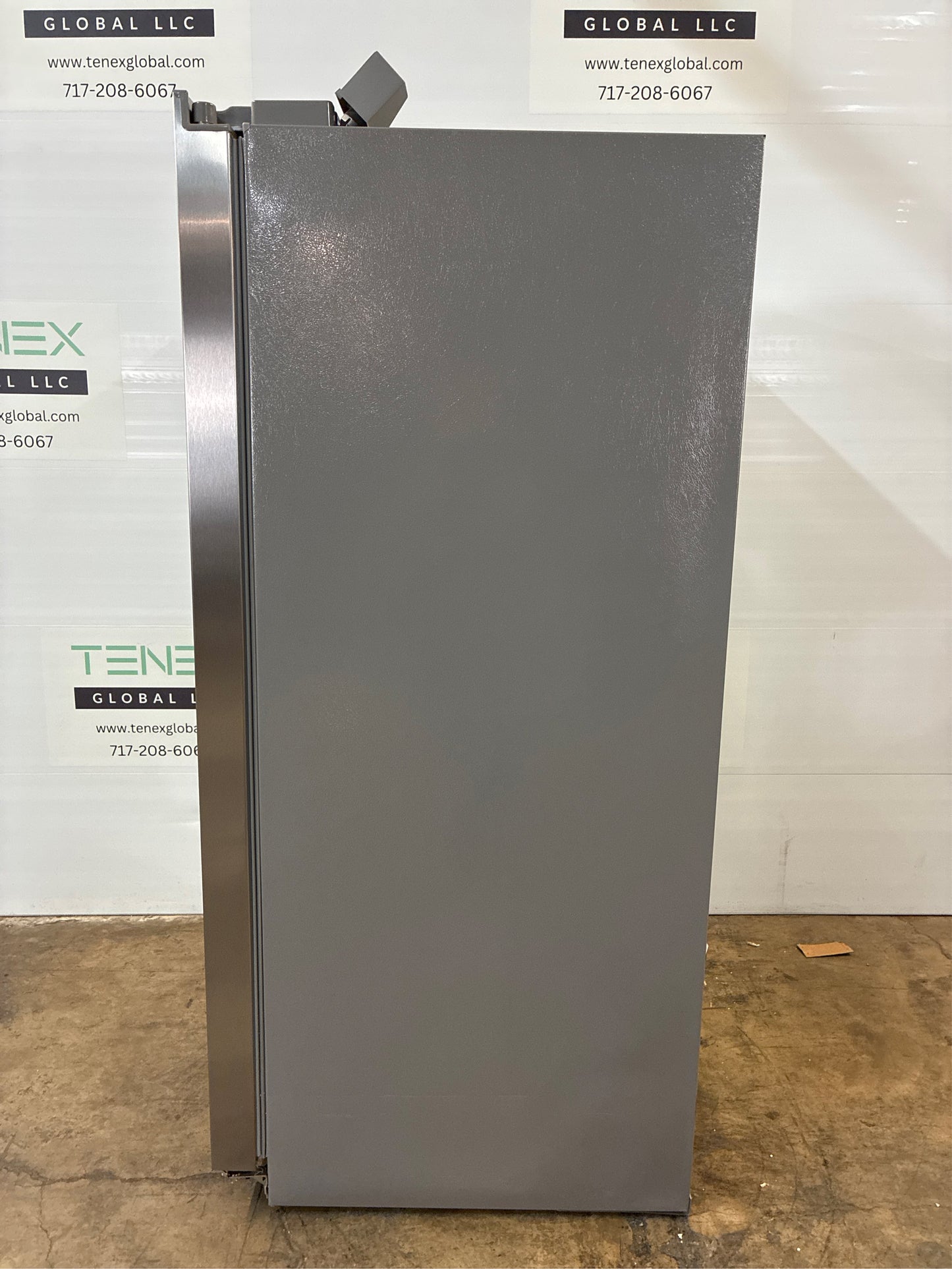 Frigidaire 22.3-cu ft Side-by-Side Fridge