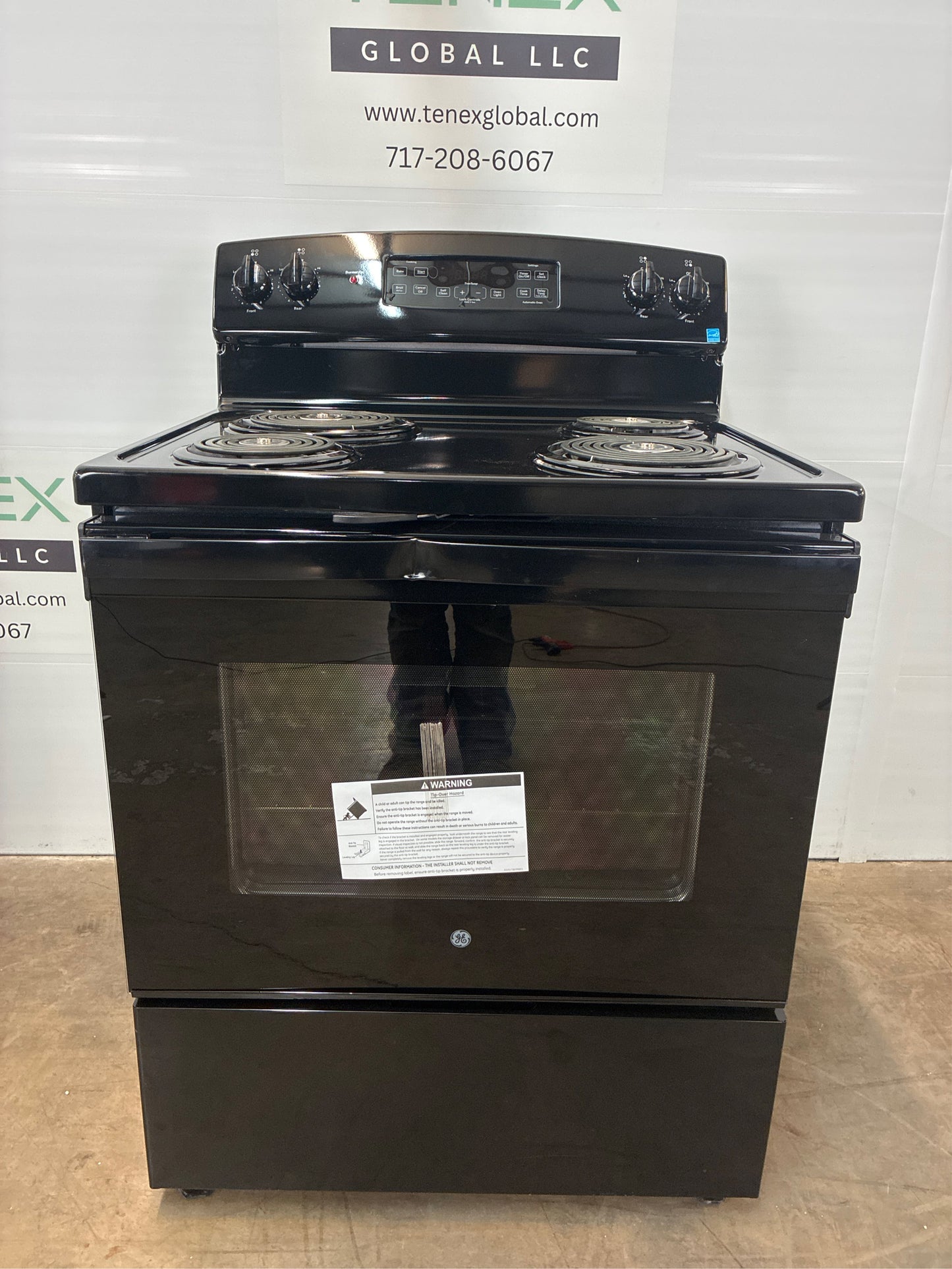 GE 30" 5-cu ft Electric Range (Black)