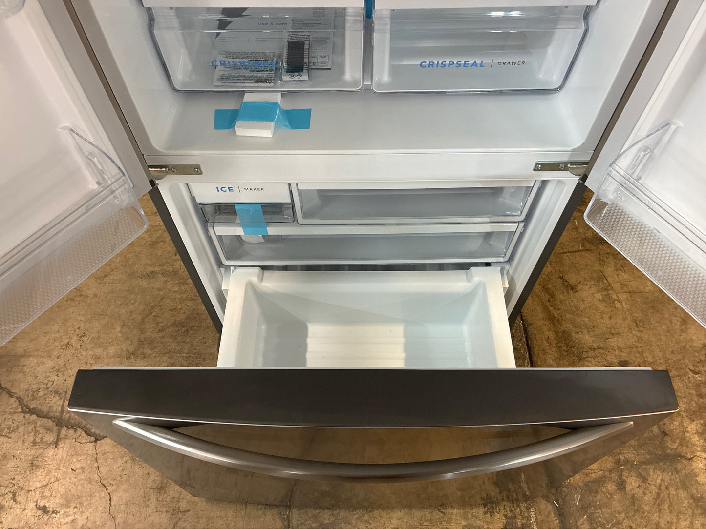 Frigidaire 31.5" 17.6 cu ft Refrigerator