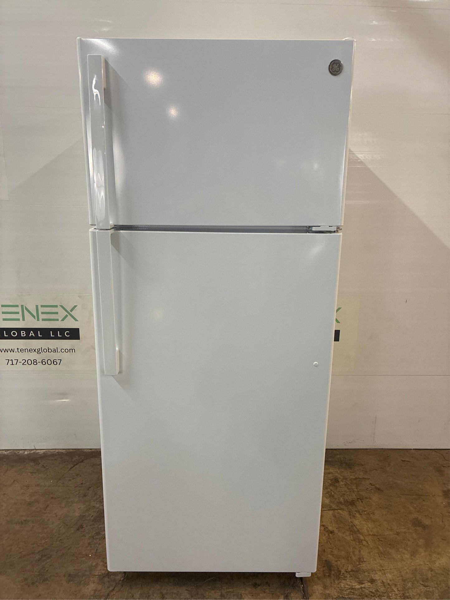 GE 17.5-cu ft Top-Freezer Refrigerator (White)