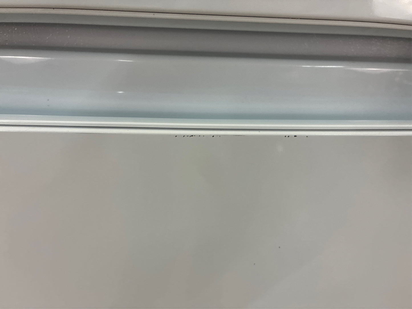 Frigidaire 30" 18.3 cu ft Top Freezer Refrigerator