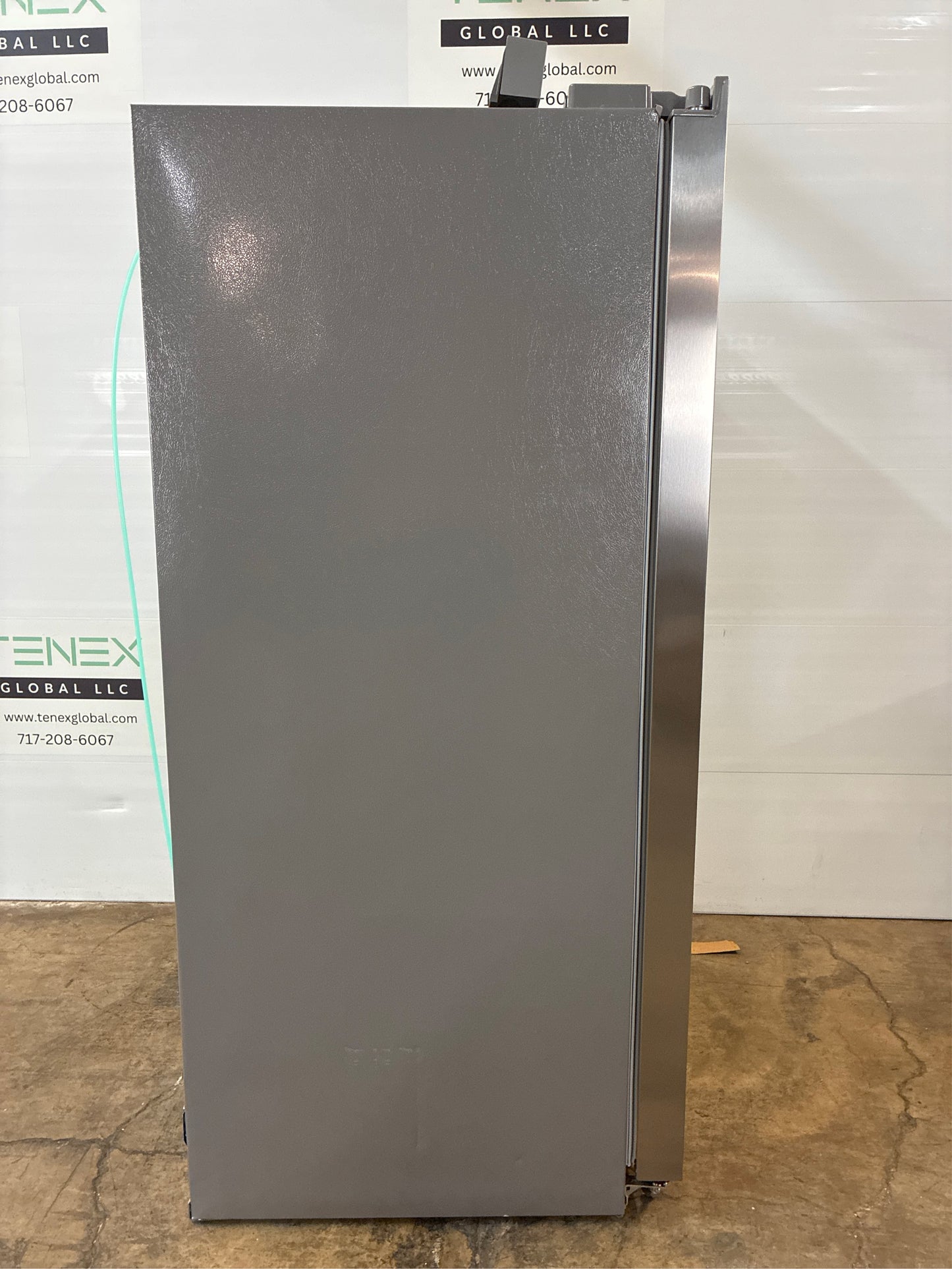 Frigidaire 22.3-cu ft Side-by-Side Fridge