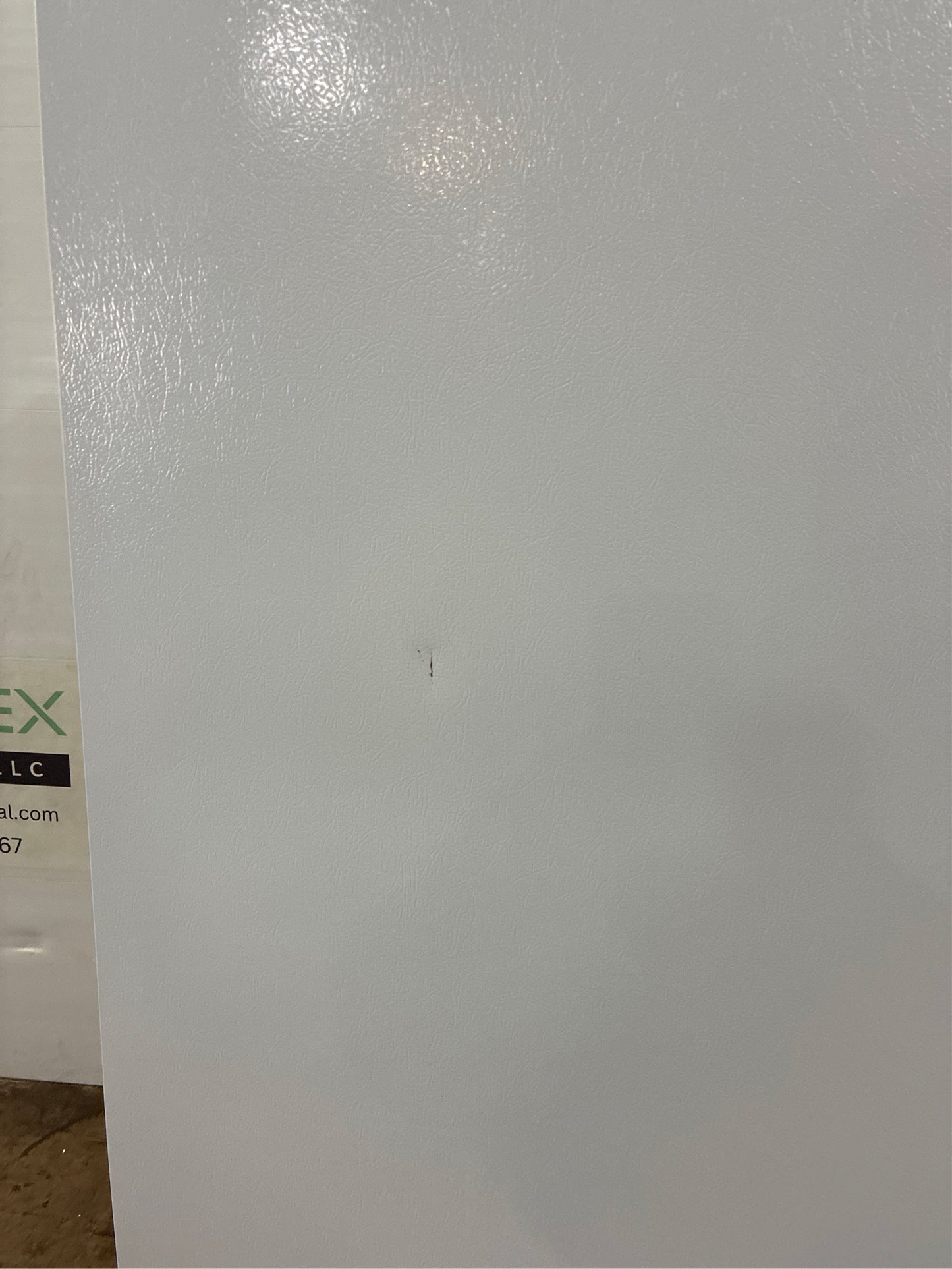 Frigidaire 18.2 cuft Top Freezer Refrigerator in White