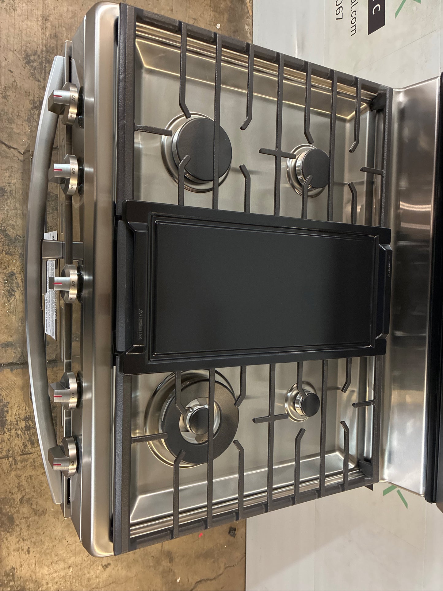 Samsung 6 cuft 30 Gas Range with Air Fry