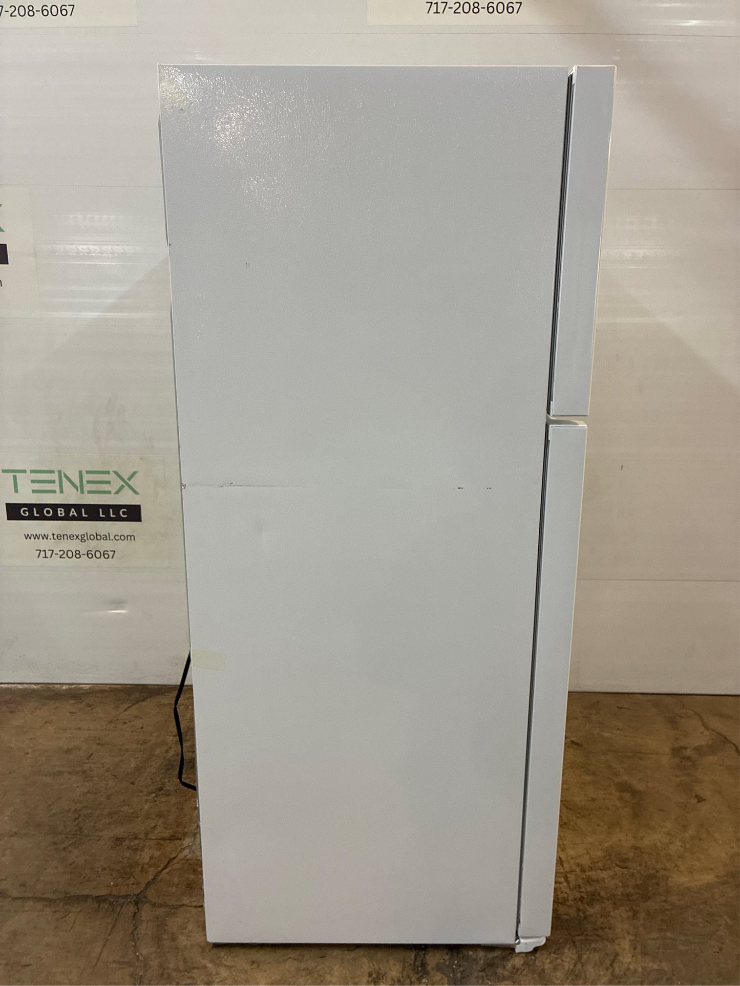 Frigidaire 30" 18.3 cu ft Top Freezer Refrigerator