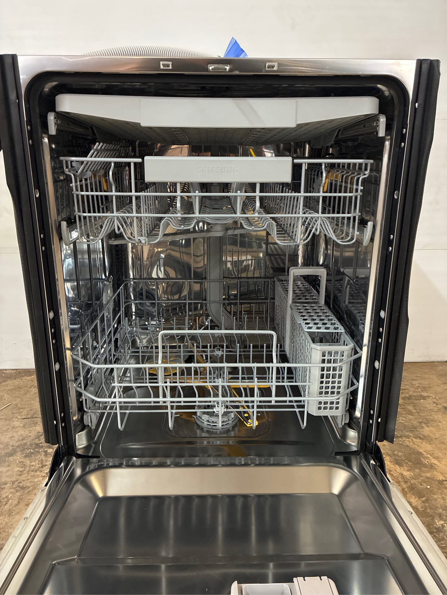 Samsung 24" Fingerprint-Resistant Dishwasher