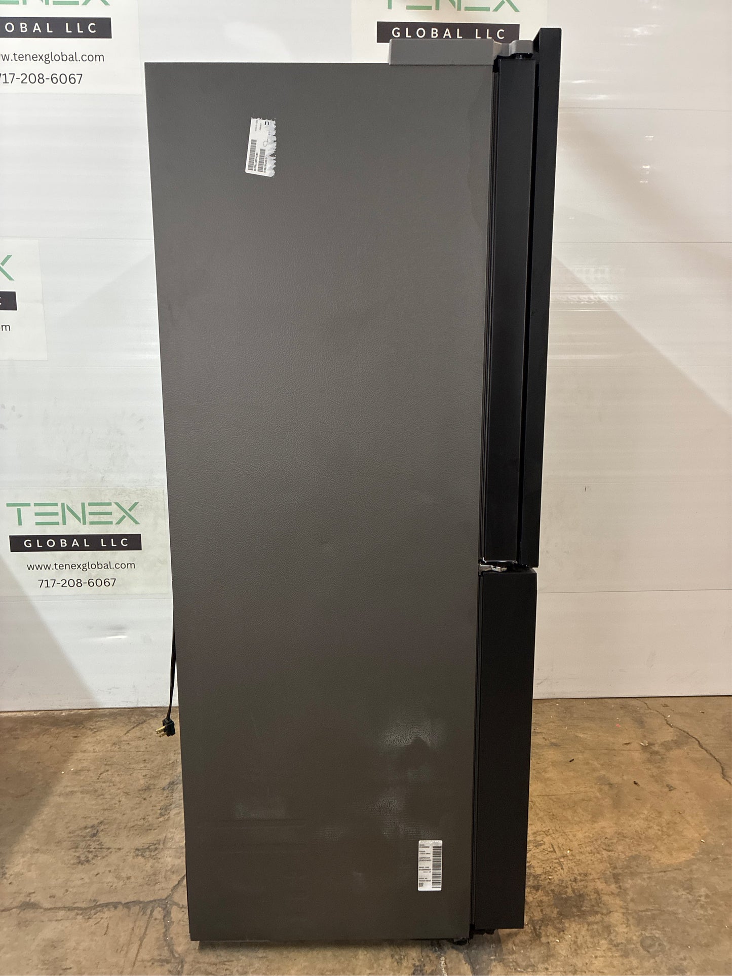 Samsung Bespoke 4-Door Flex Refrigerator with Hub+ Charcoal