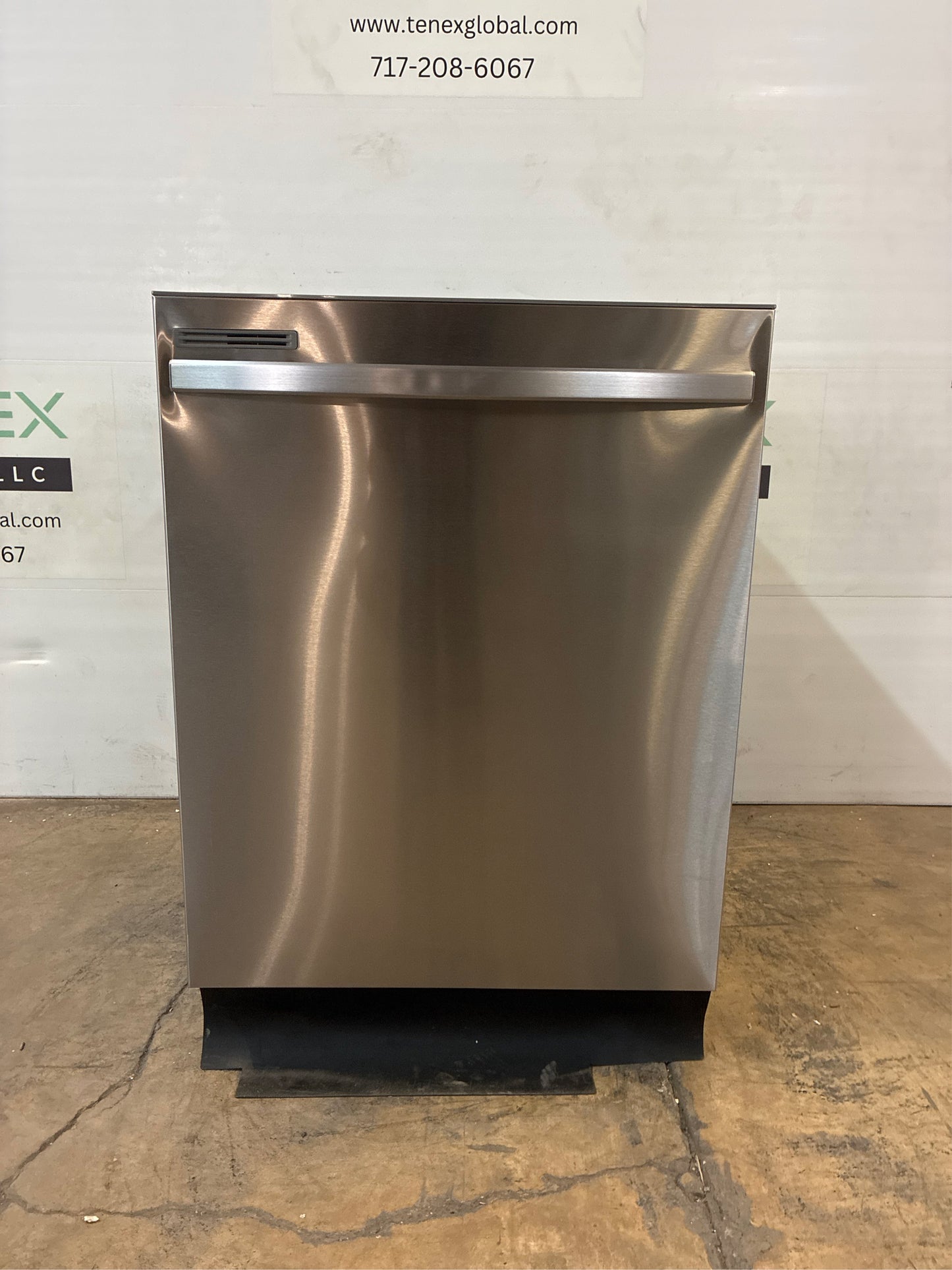 Samsung - Fingerprint-Resistant Dishwasher with Rack