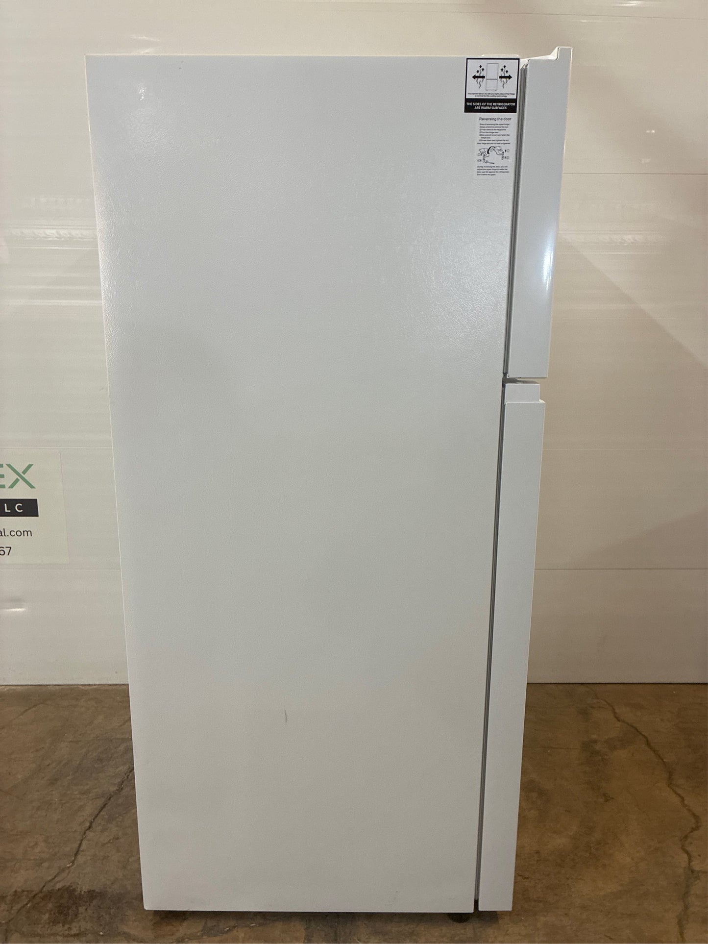 Midea Fingerprint Resistant 18.1-cu ft Refrigerator