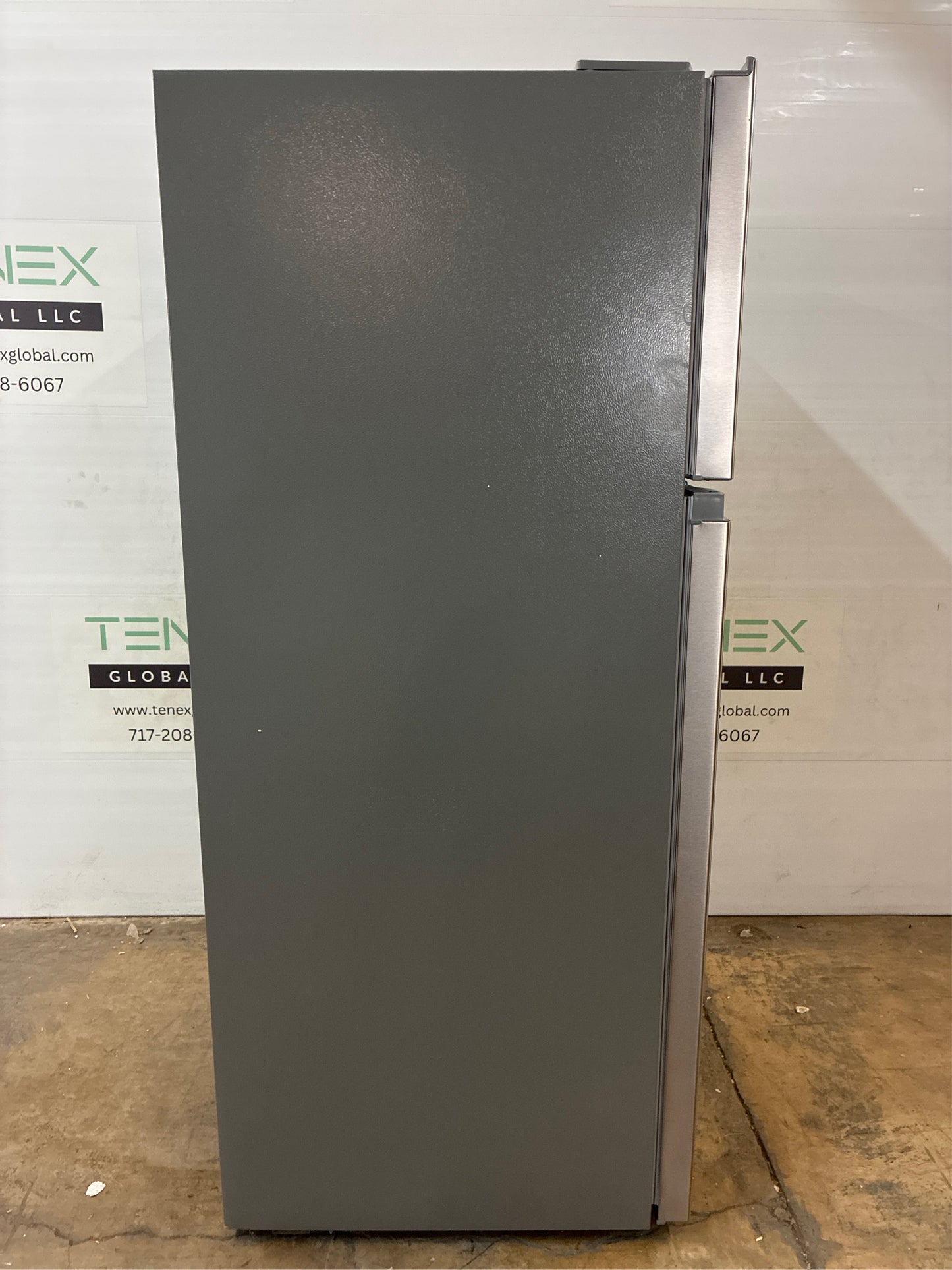 Frigidaire 28-in. 16 cu. ft Garage Top Freezer Refrigerator