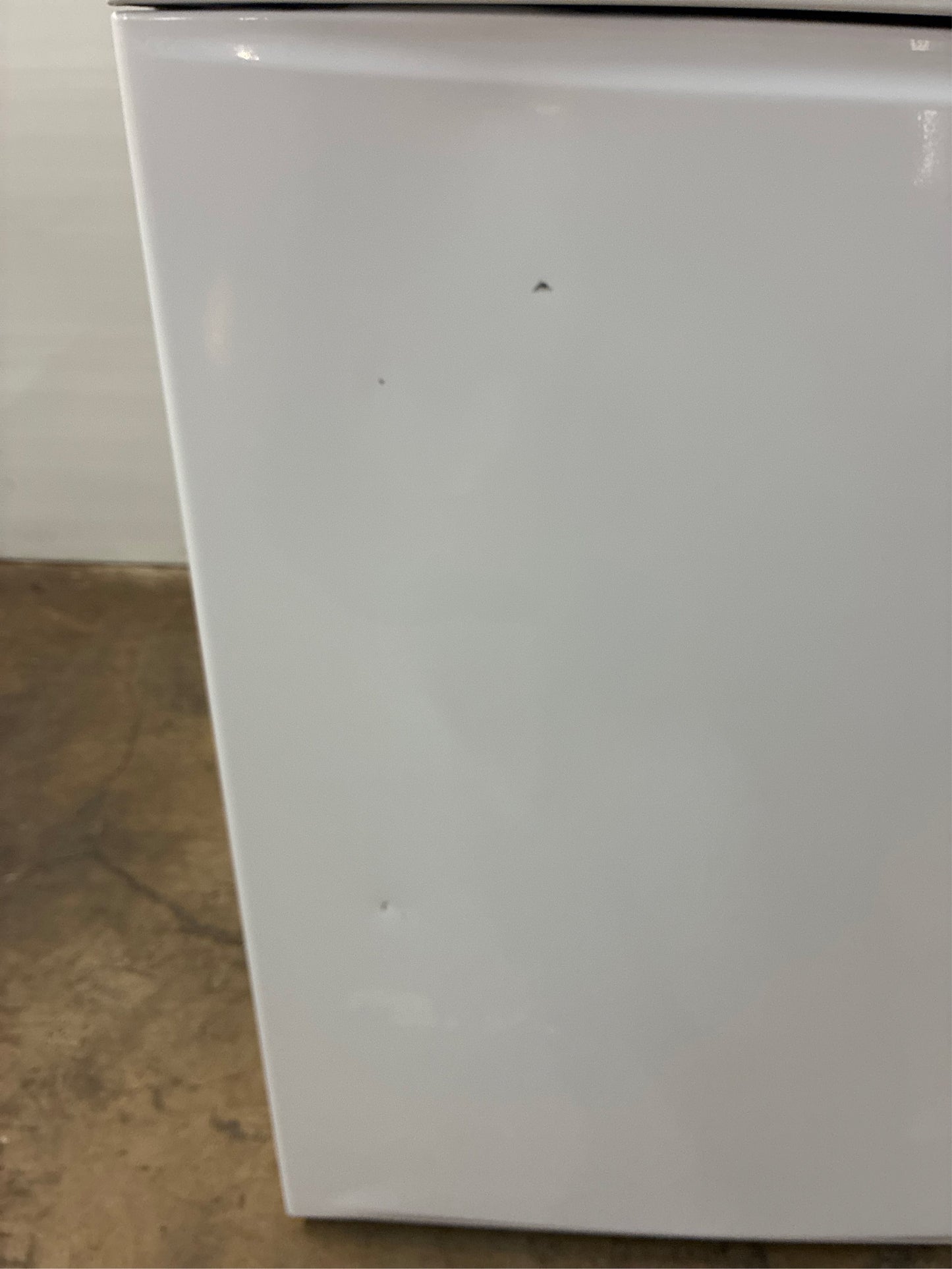 Frigidaire 3.9/5.6 cu. ft. Washer Dryer